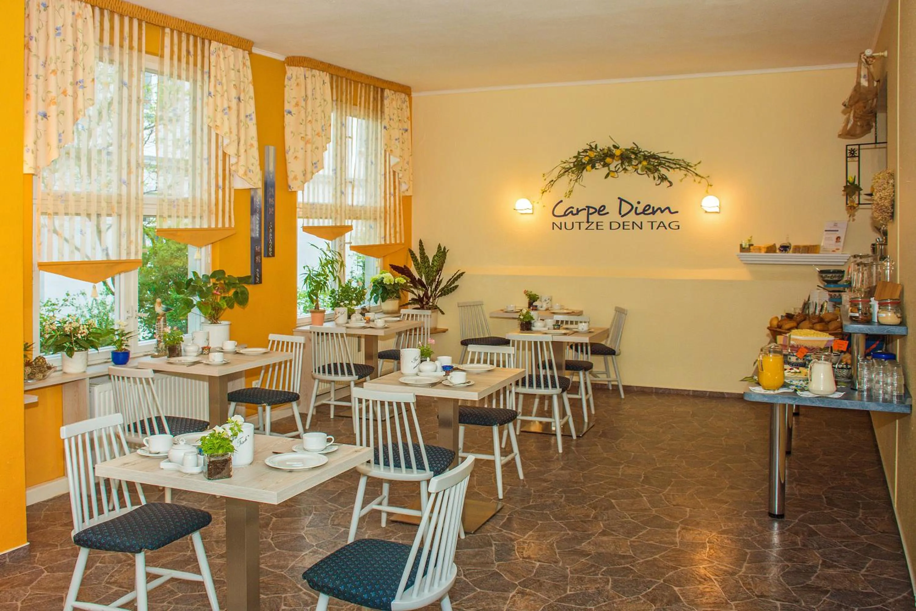 Breakfast in Strandvilla Imperator