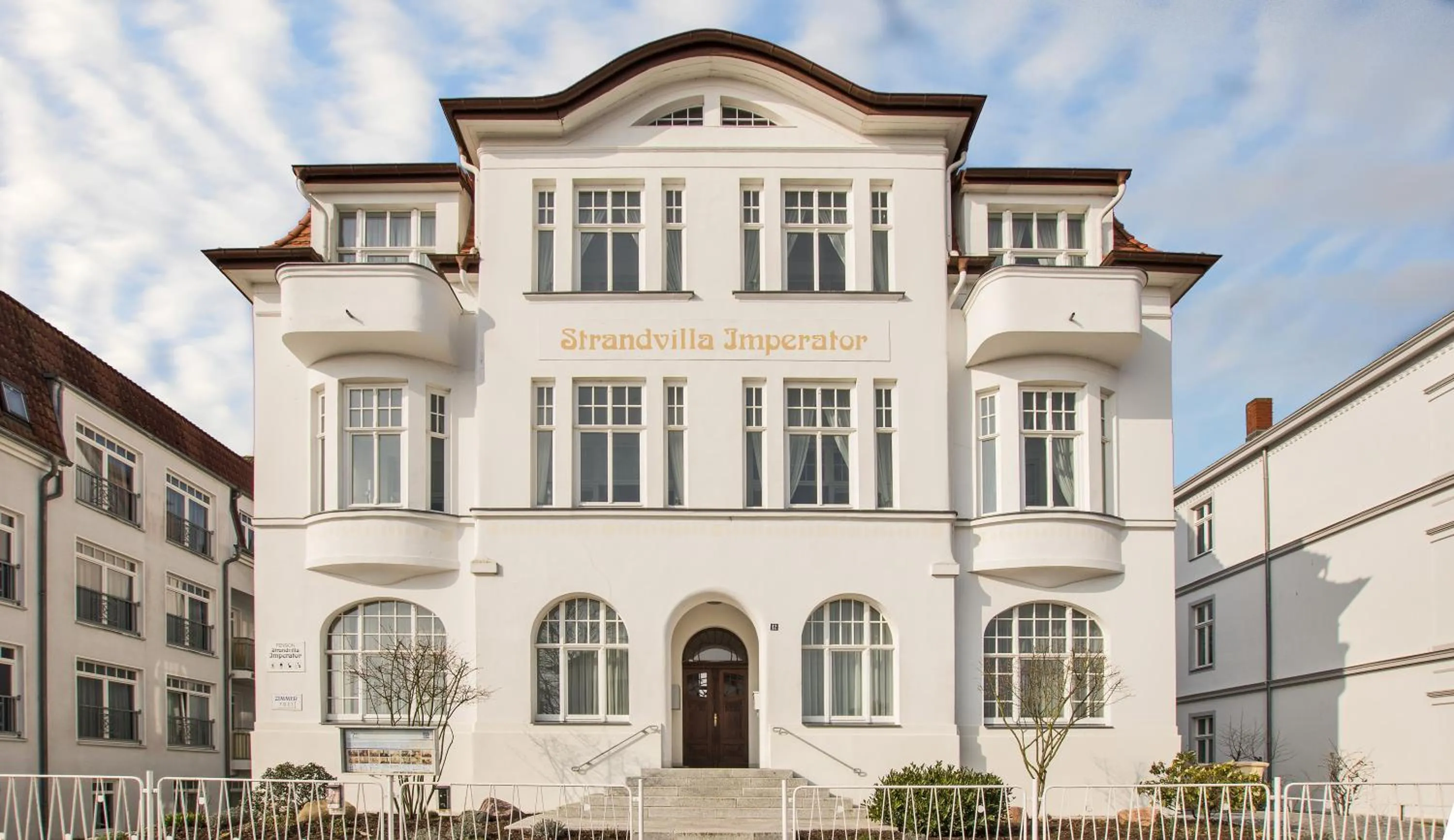 Property building in Strandvilla Imperator