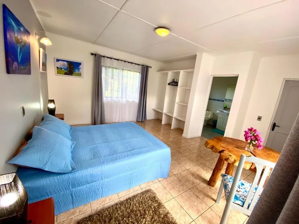 Photo of the whole room, Bed in Kahina Lodge