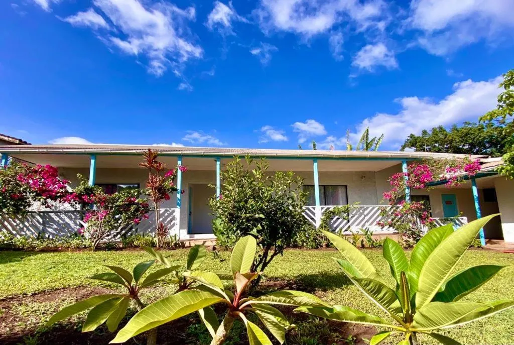 Property building in Kahina Lodge