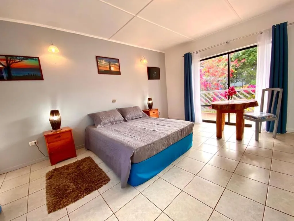 Photo of the whole room, Bed in Kahina Lodge