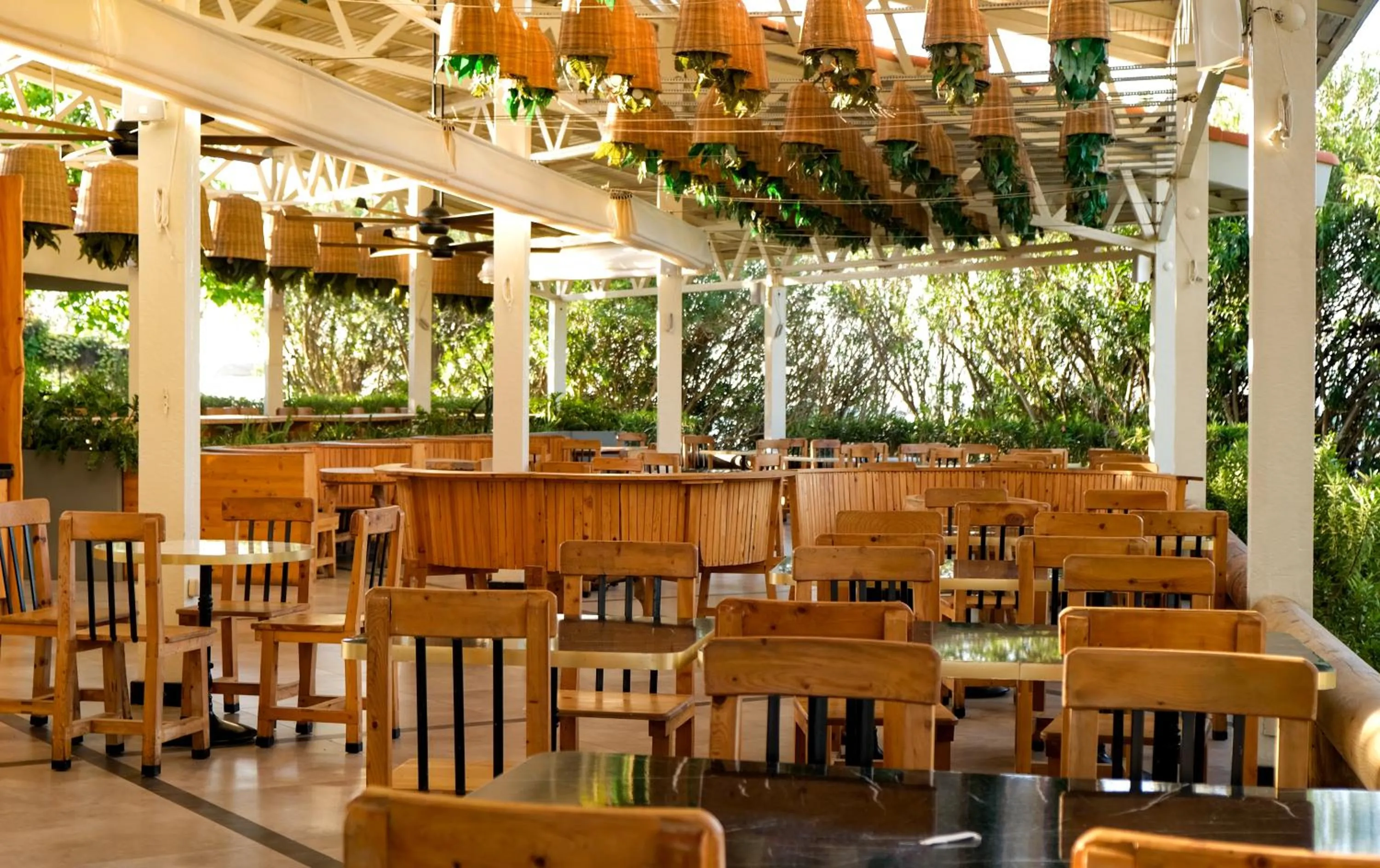 Restaurant/places to eat in Belconti Resort Hotel