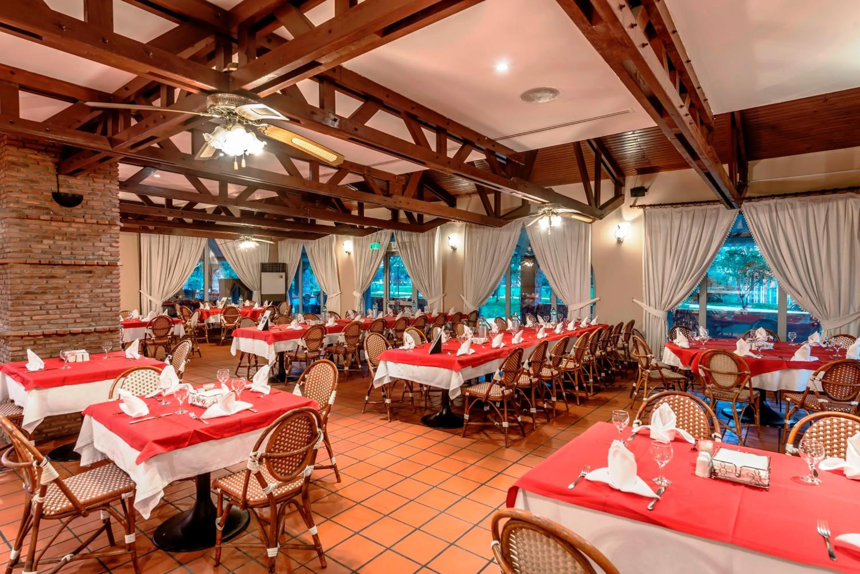 Restaurant/places to eat in Belconti Resort Hotel