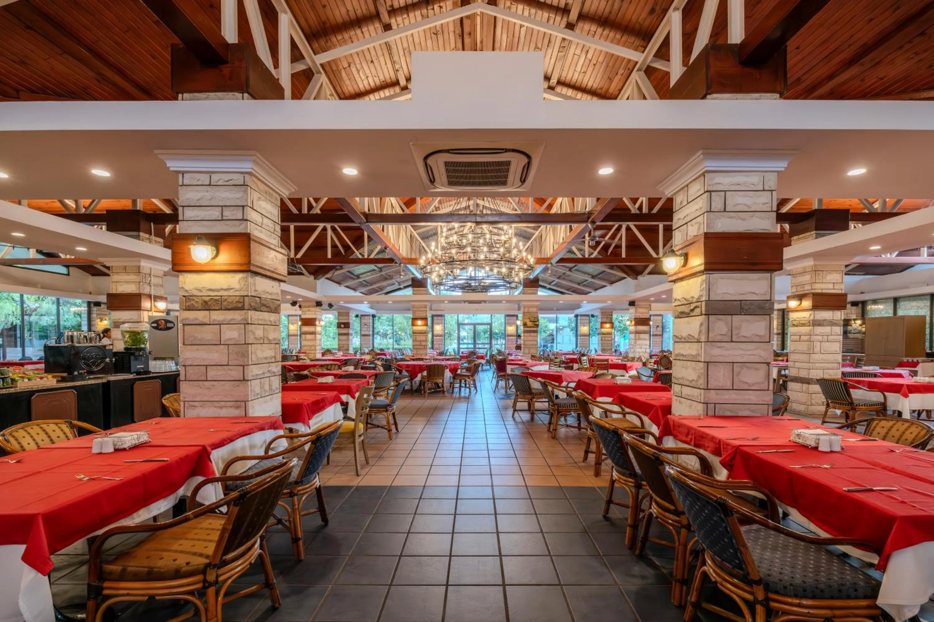 Restaurant/places to eat in Belconti Resort Hotel