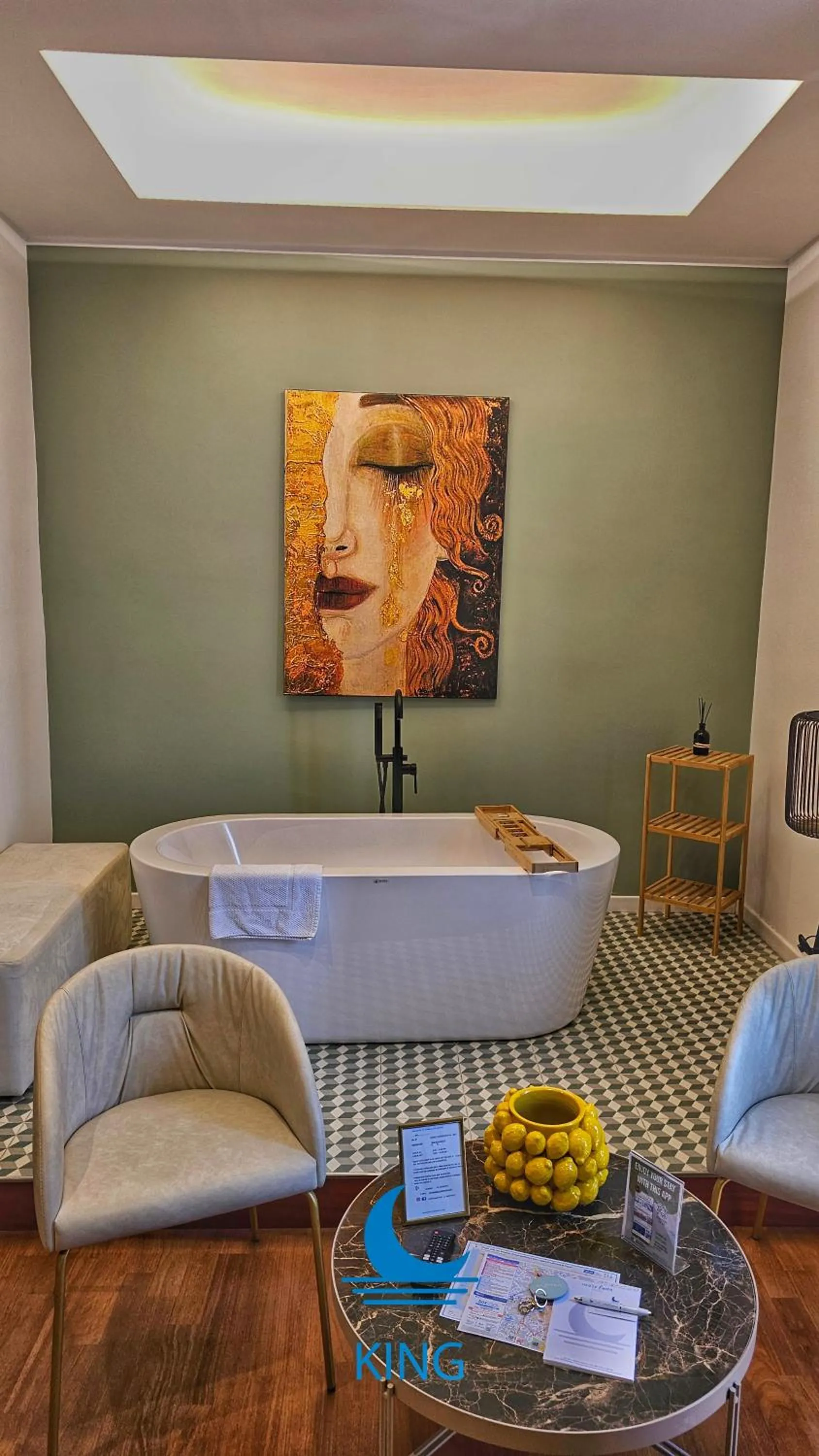 Bath in MareLuna Rooms