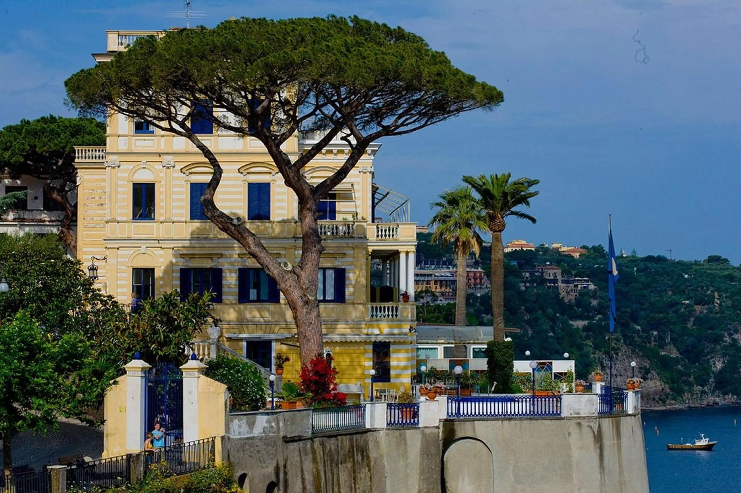 Facade/entrance in Villa La Terrazza Suites