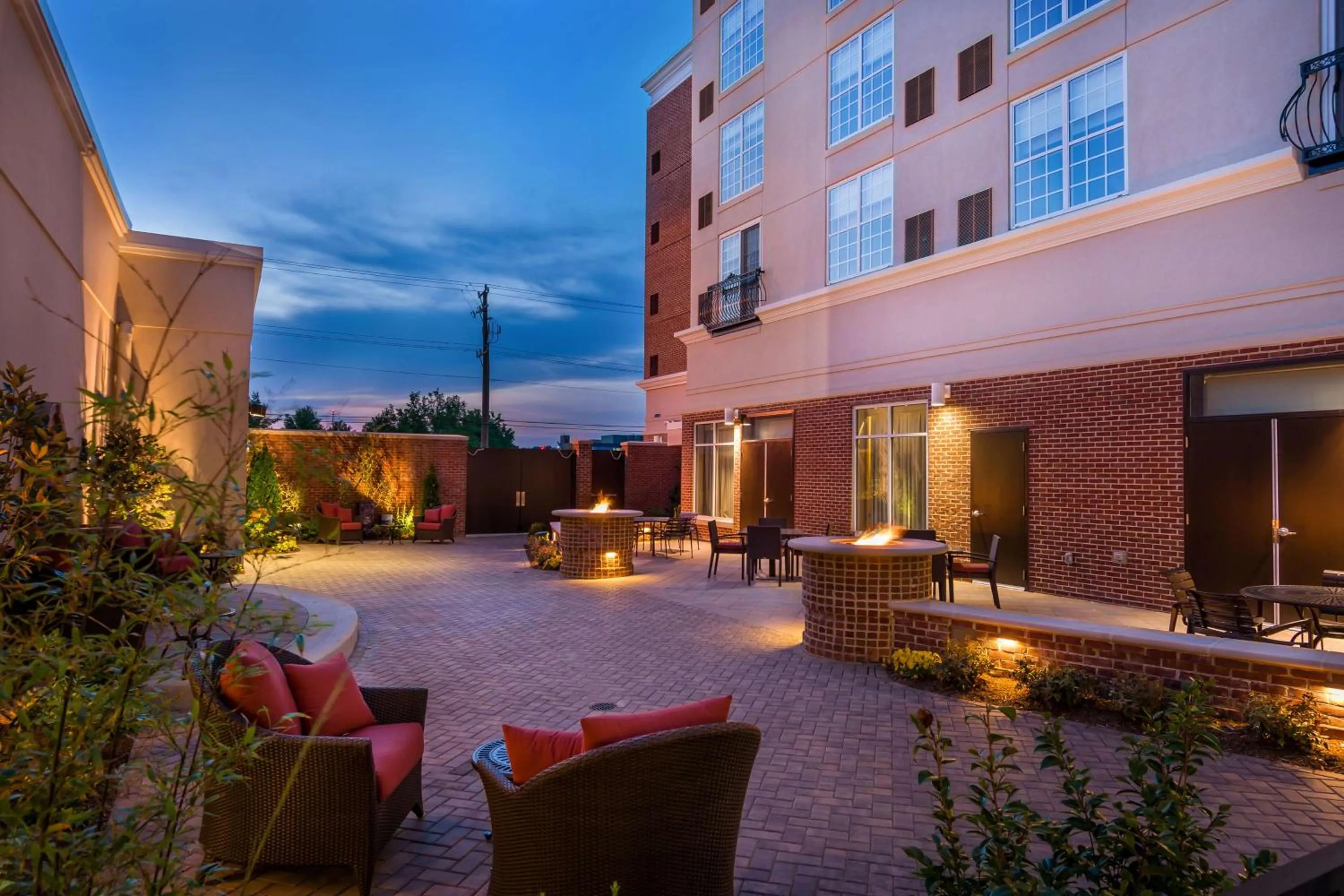Patio in Hyatt Place Fredericksburg at Mary Washington