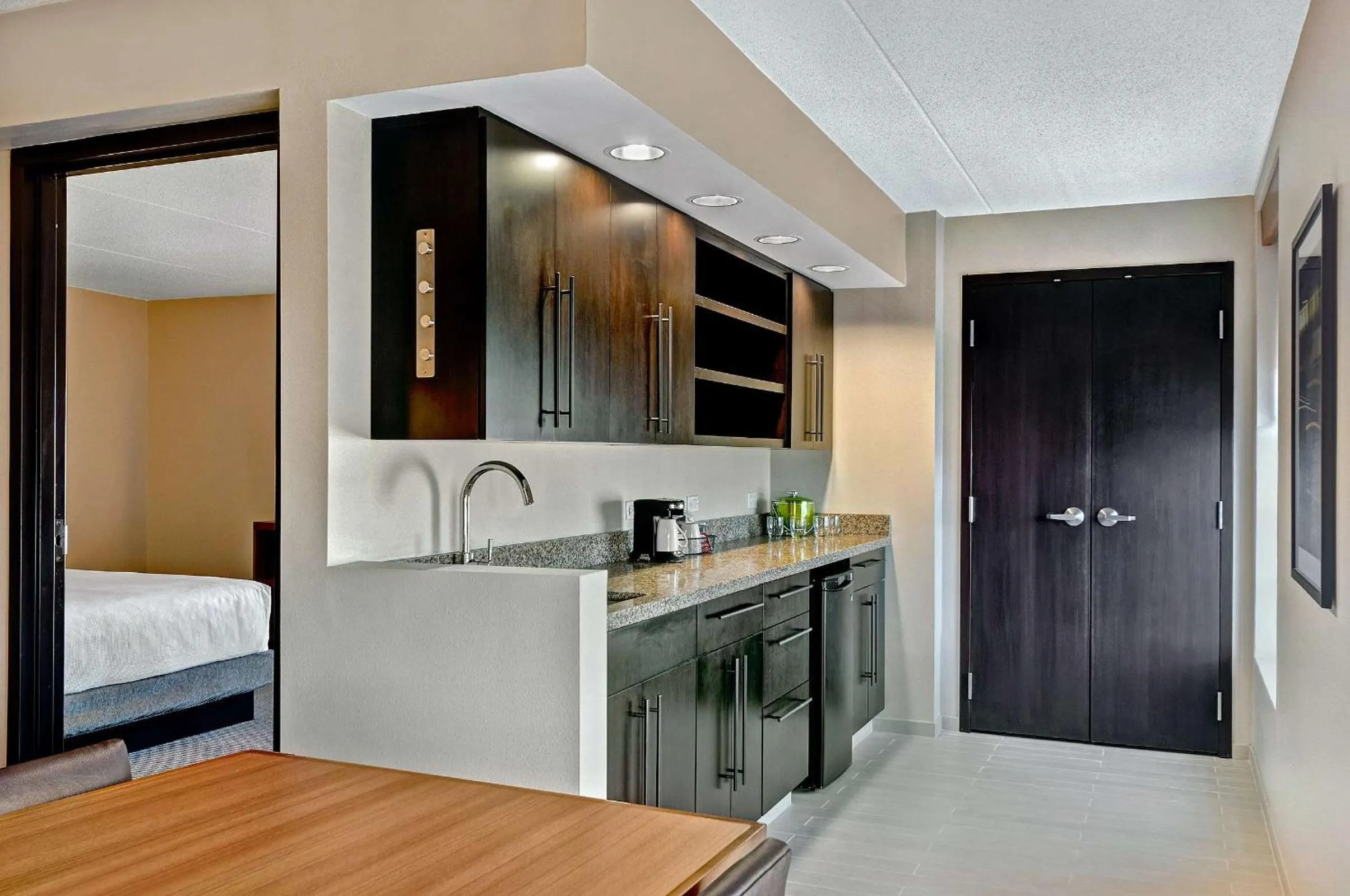 Photo of the whole room in Hyatt Place Fredericksburg at Mary Washington