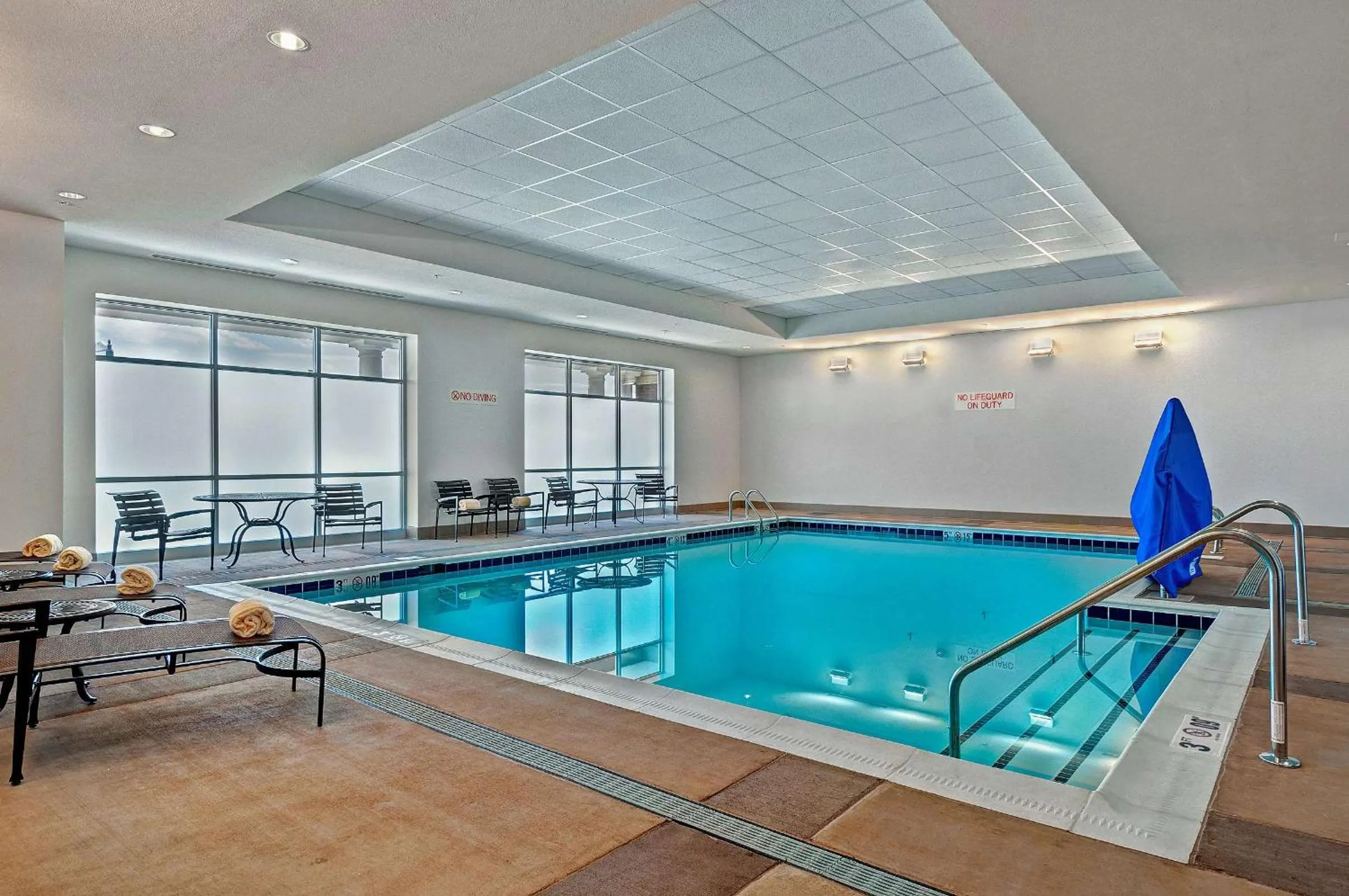 Swimming pool in Hyatt Place Fredericksburg at Mary Washington