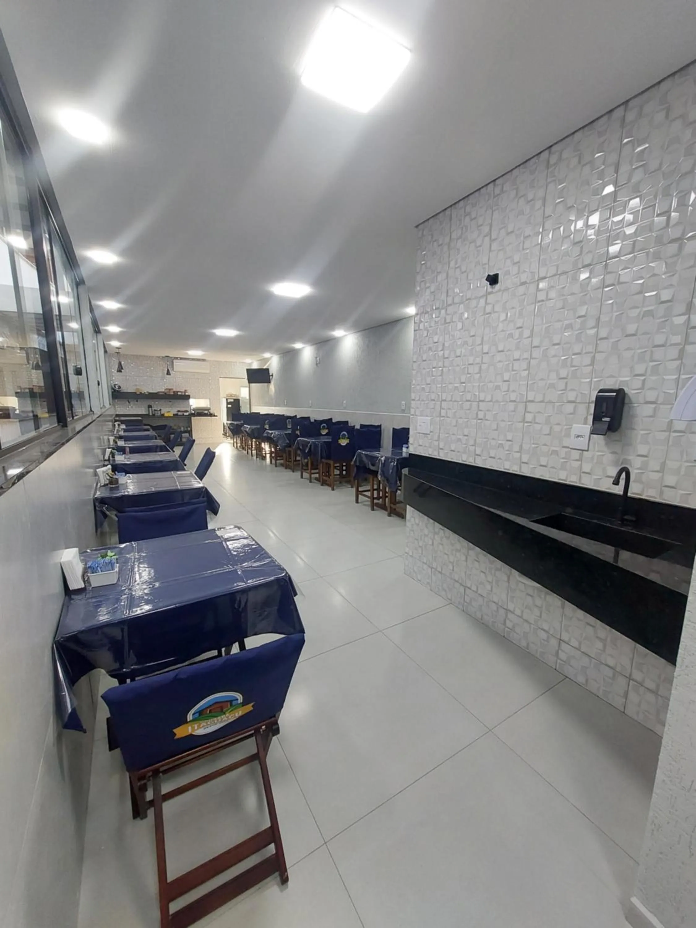 Restaurant/places to eat in Pousada Itaguaçu