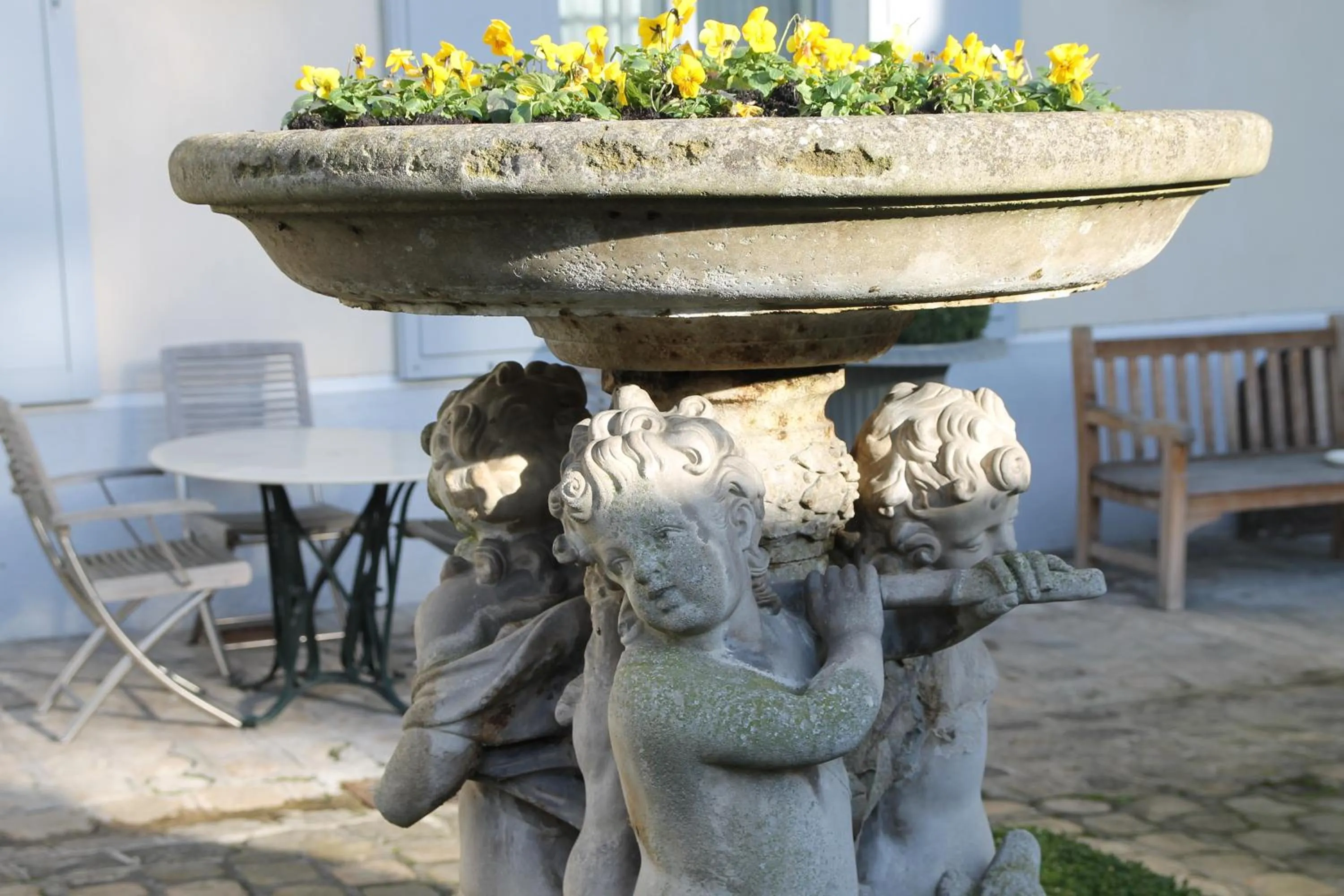Decorative detail in Hôtel de Londres