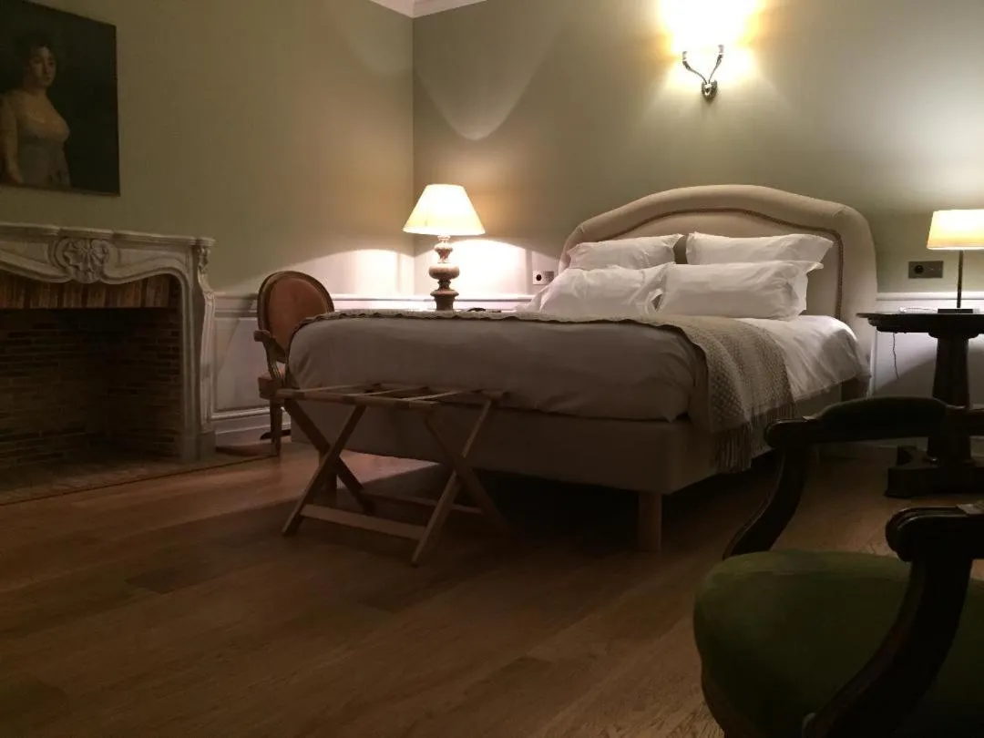 Bed in Hôtel de Londres