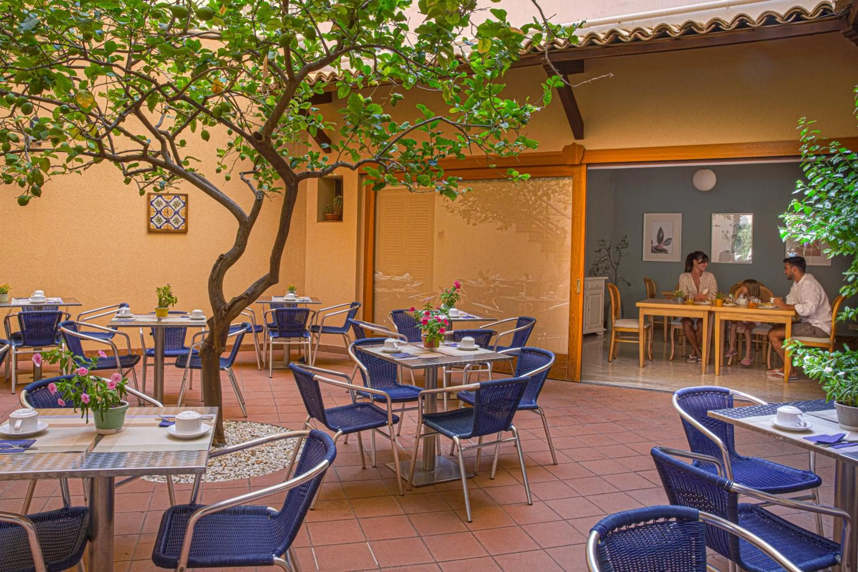 Breakfast in Hotel Punta Nord Est