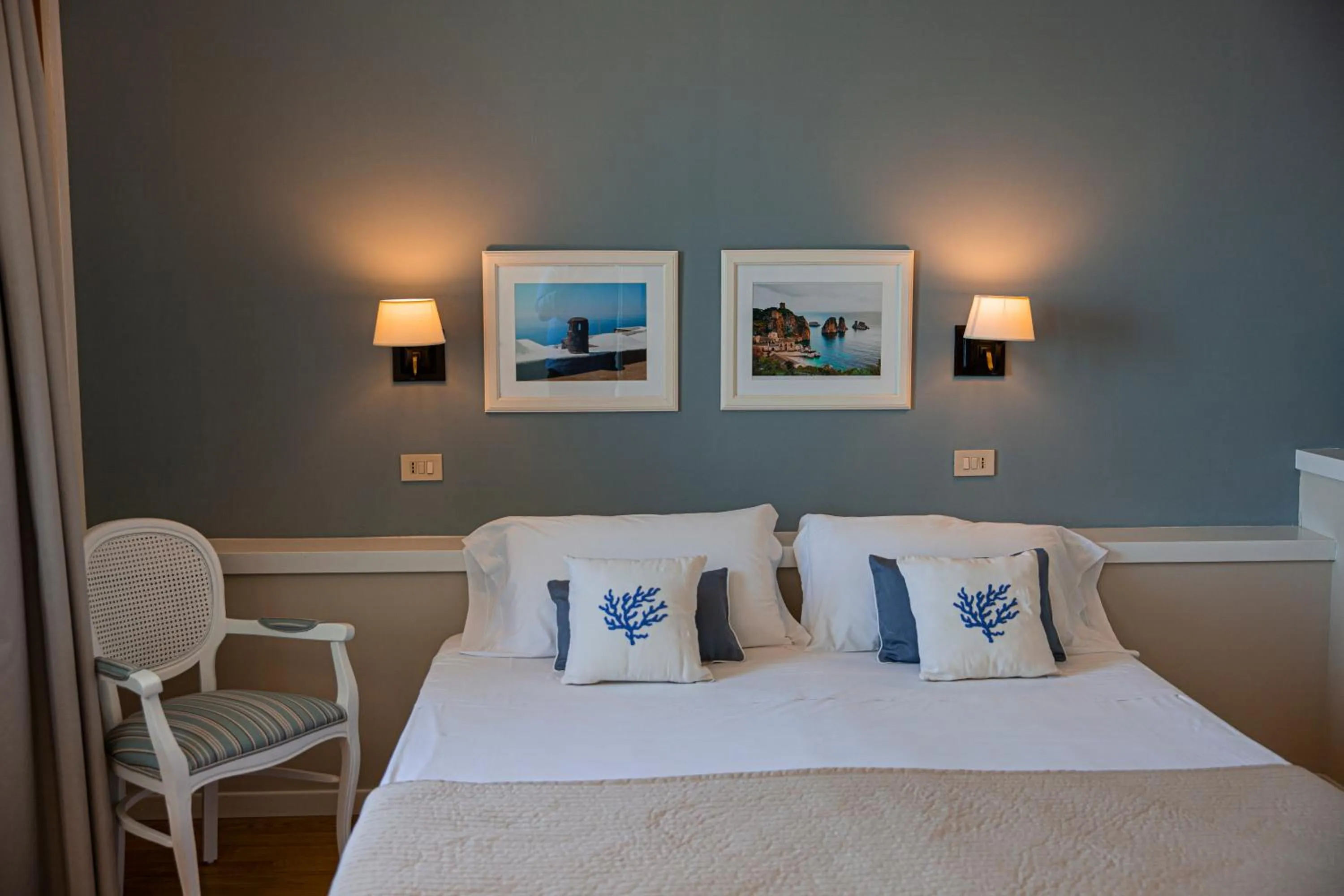 Decorative detail, Bed in Hotel Punta Nord Est