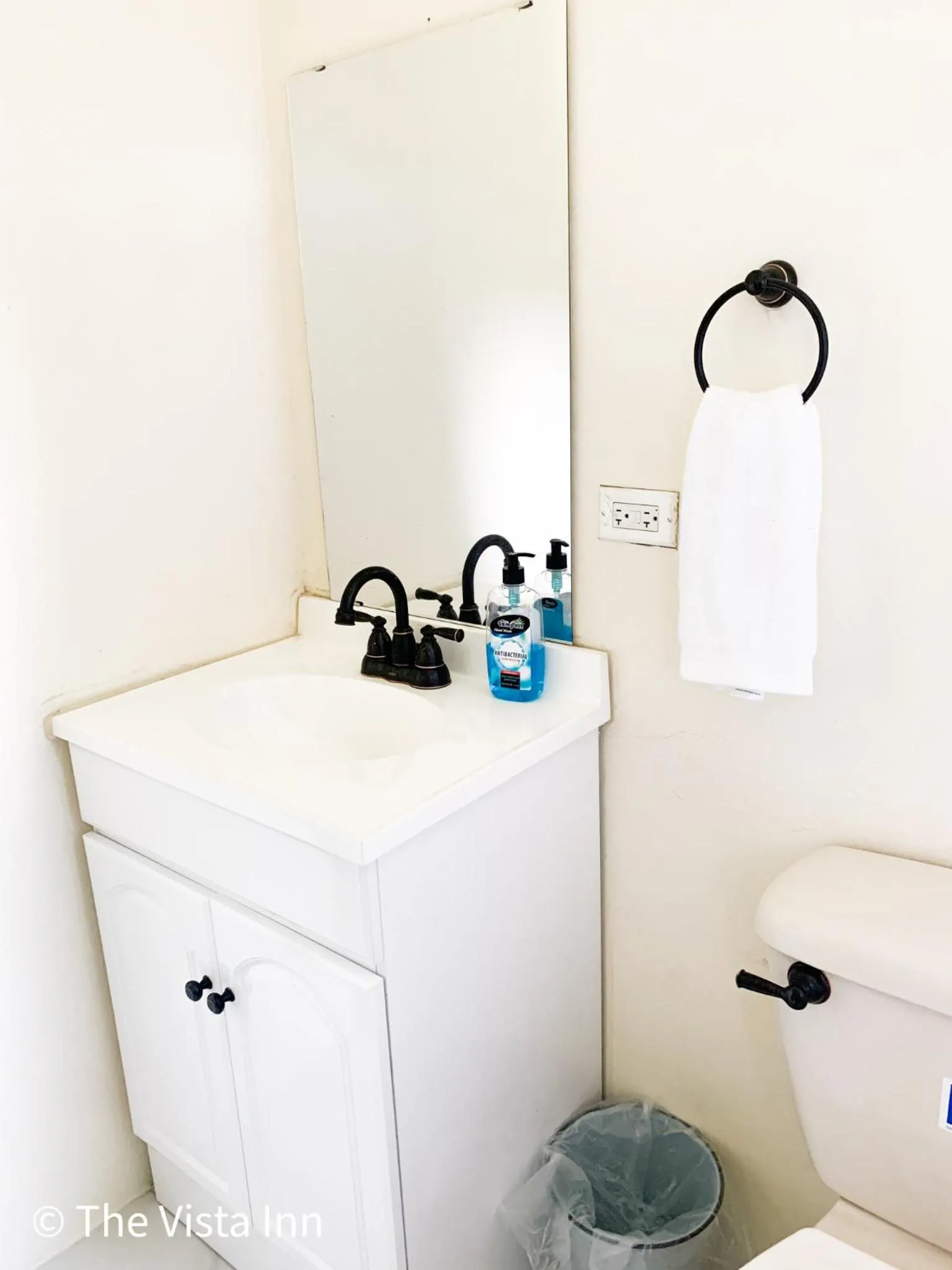 Toilet in The Vista Inn