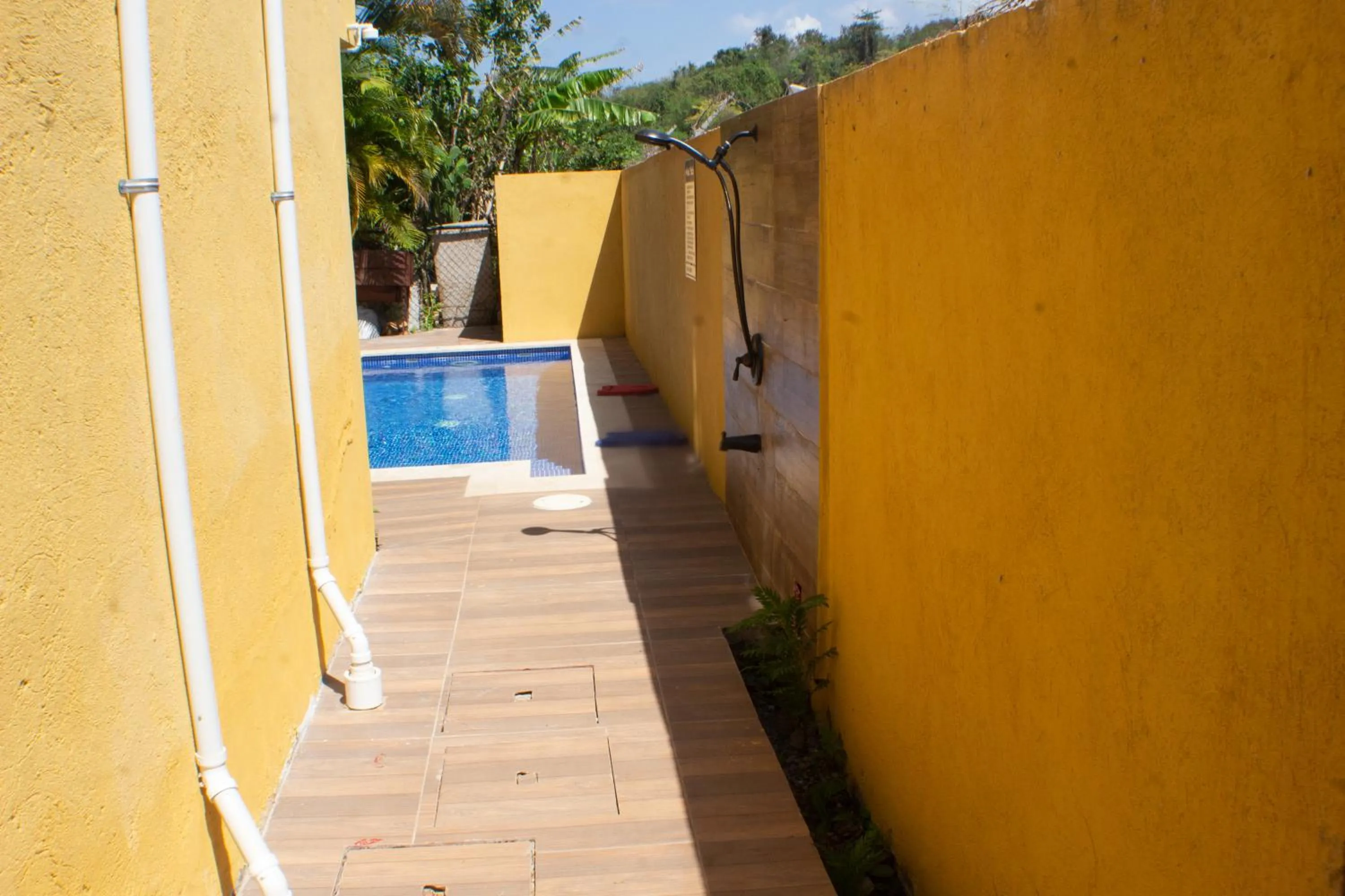 Pool view in The Vista Inn