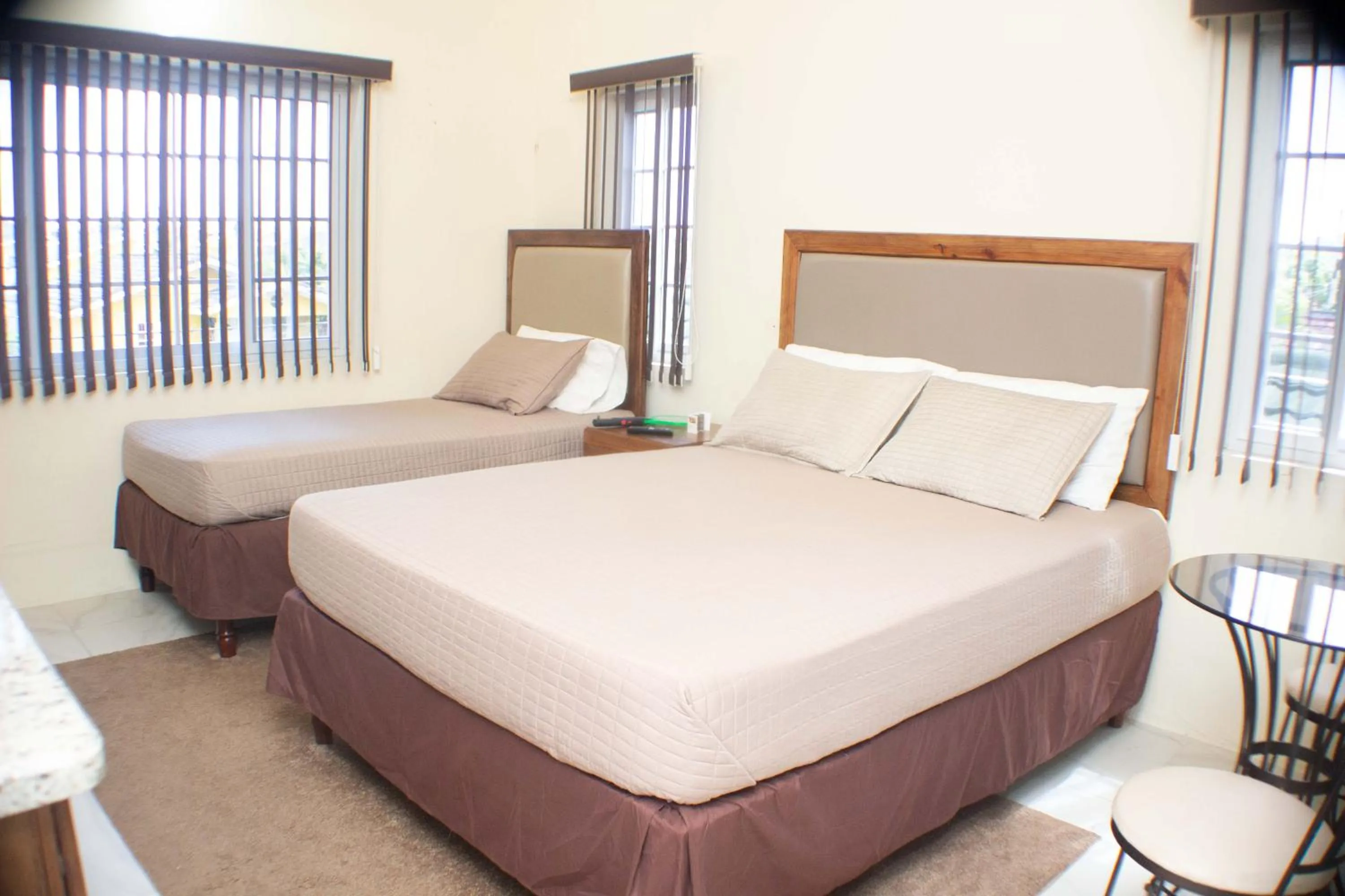 Inner courtyard view, Bed in The Vista Inn