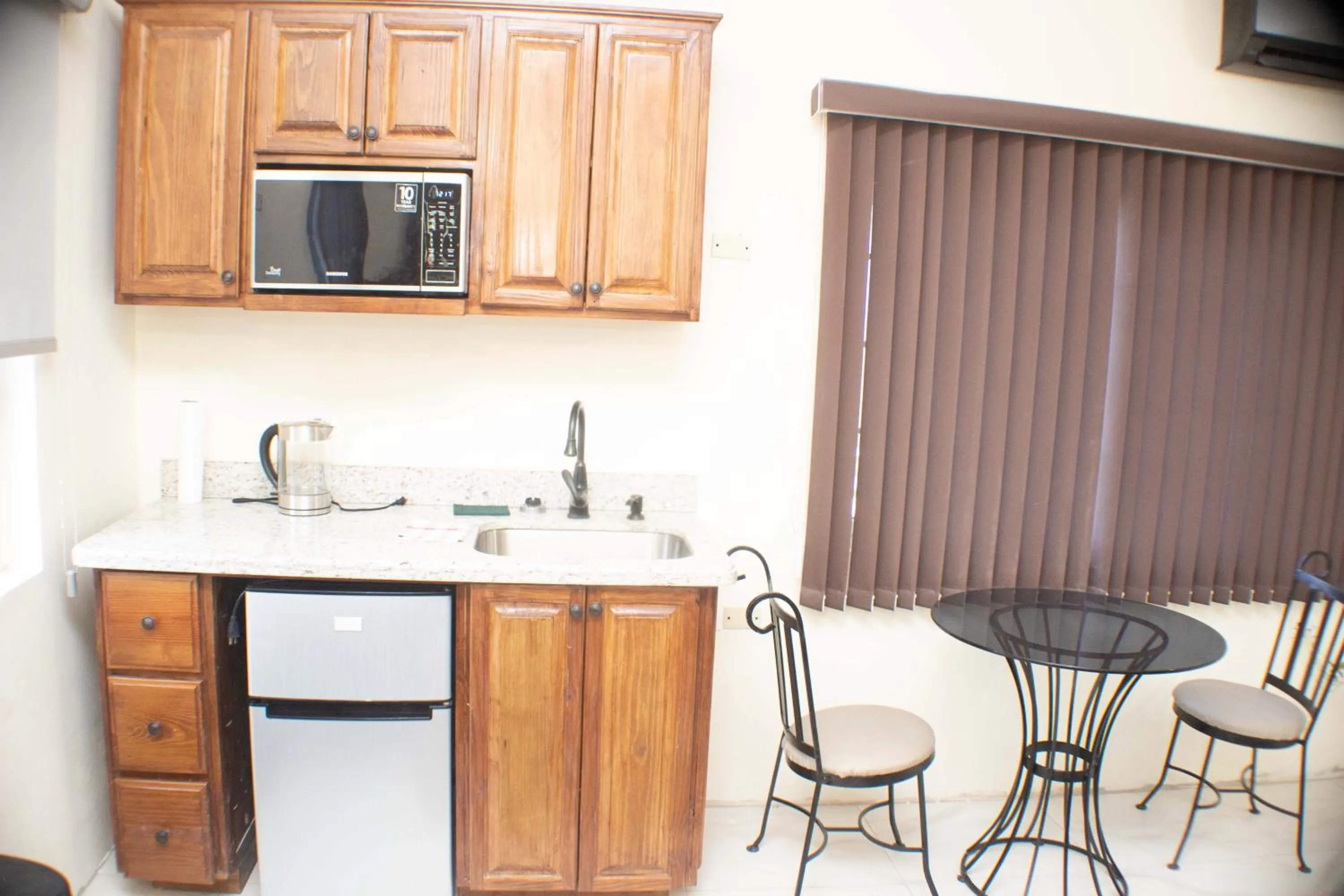 Kitchen or kitchenette in The Vista Inn