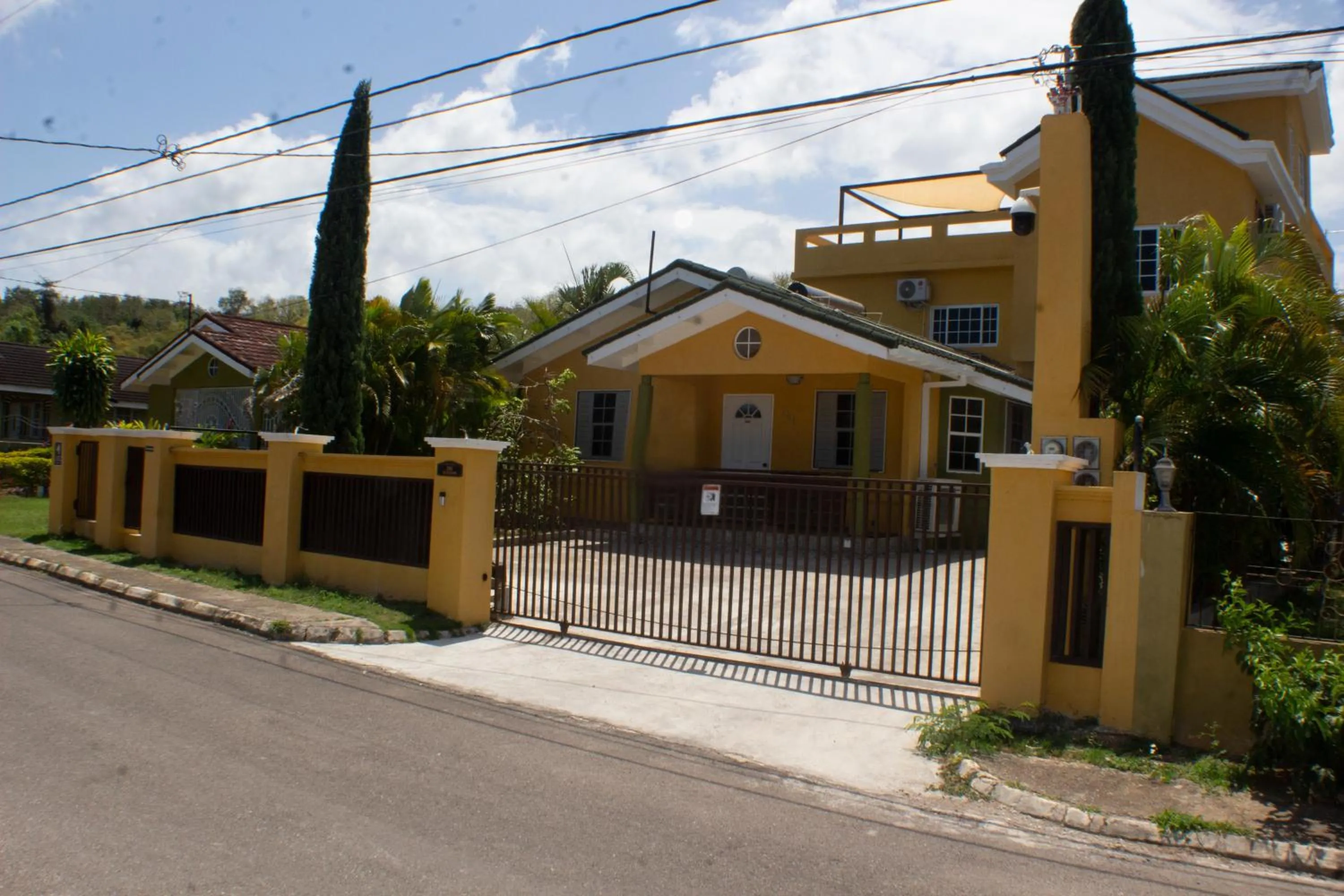 Property building in The Vista Inn
