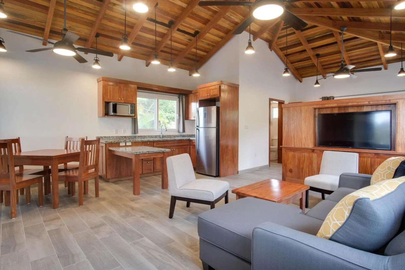 TV and multimedia in Ceiba Beach Resort