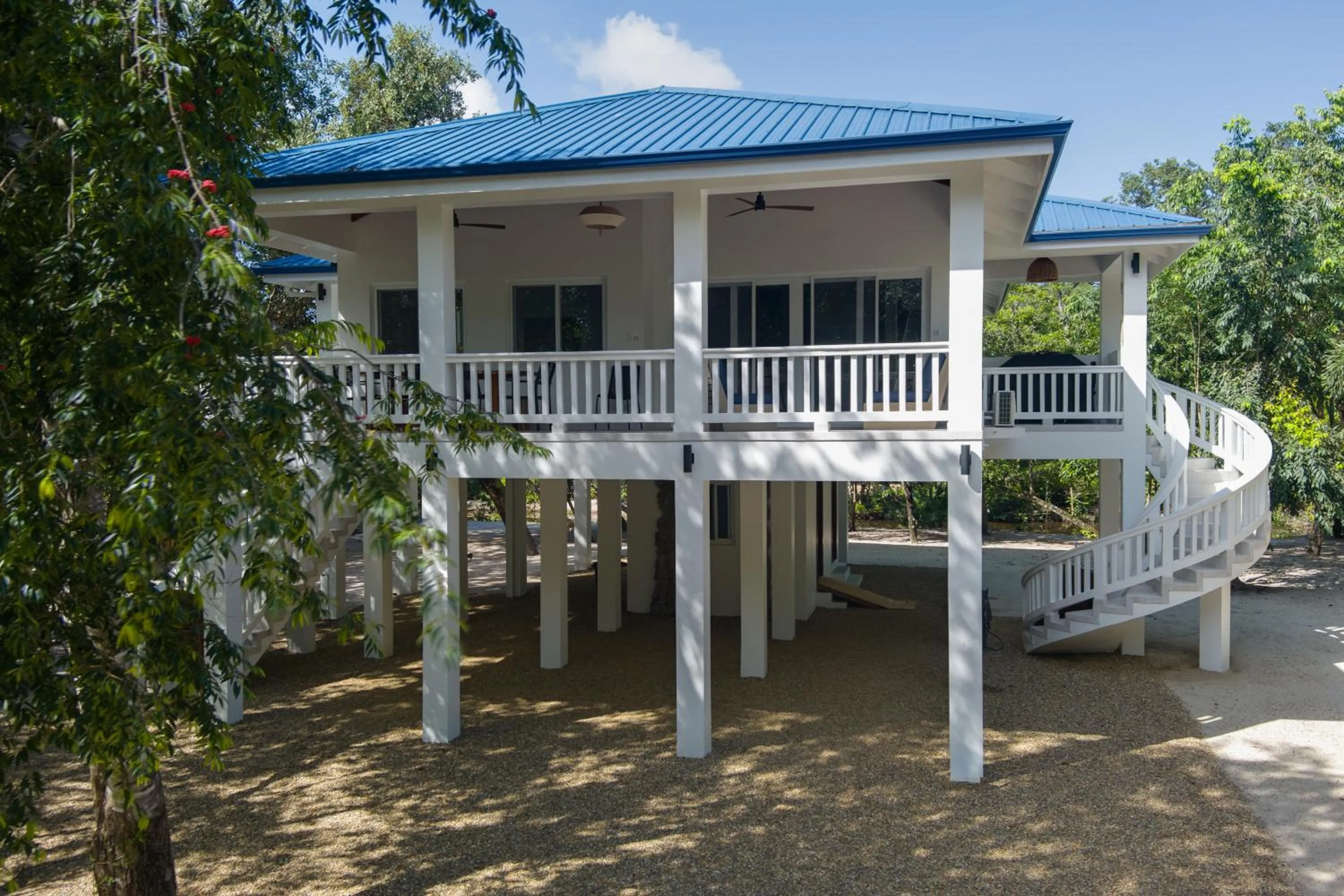Property building in Ceiba Beach Resort