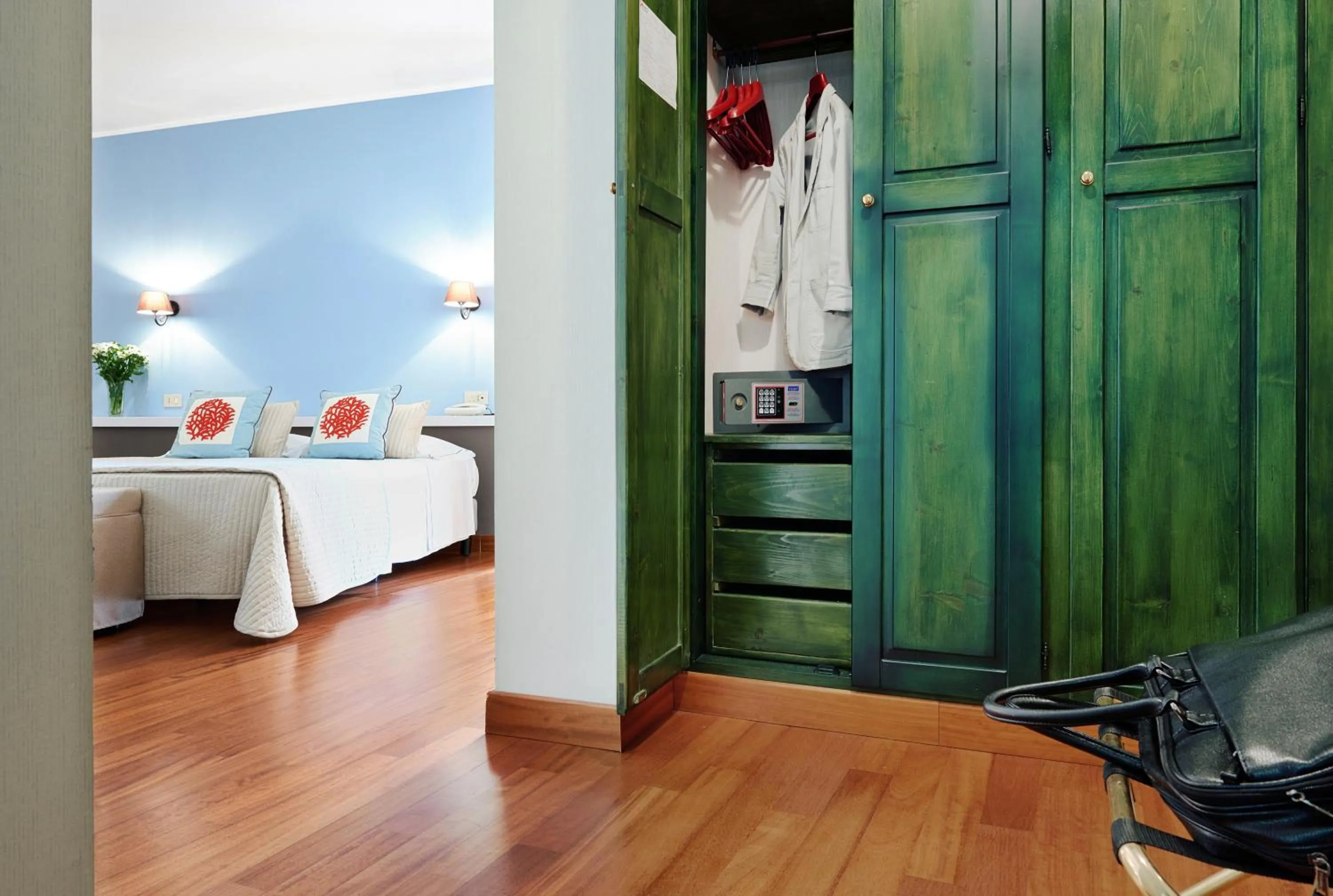 Photo of the whole room, Bed in Hotel Al Madarig