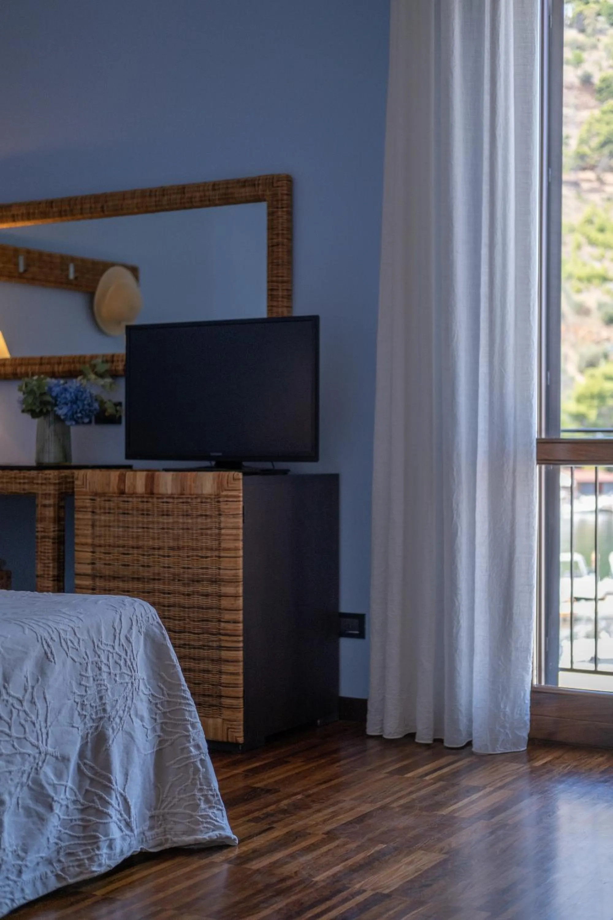 TV and multimedia, Bed in Hotel Cetarium