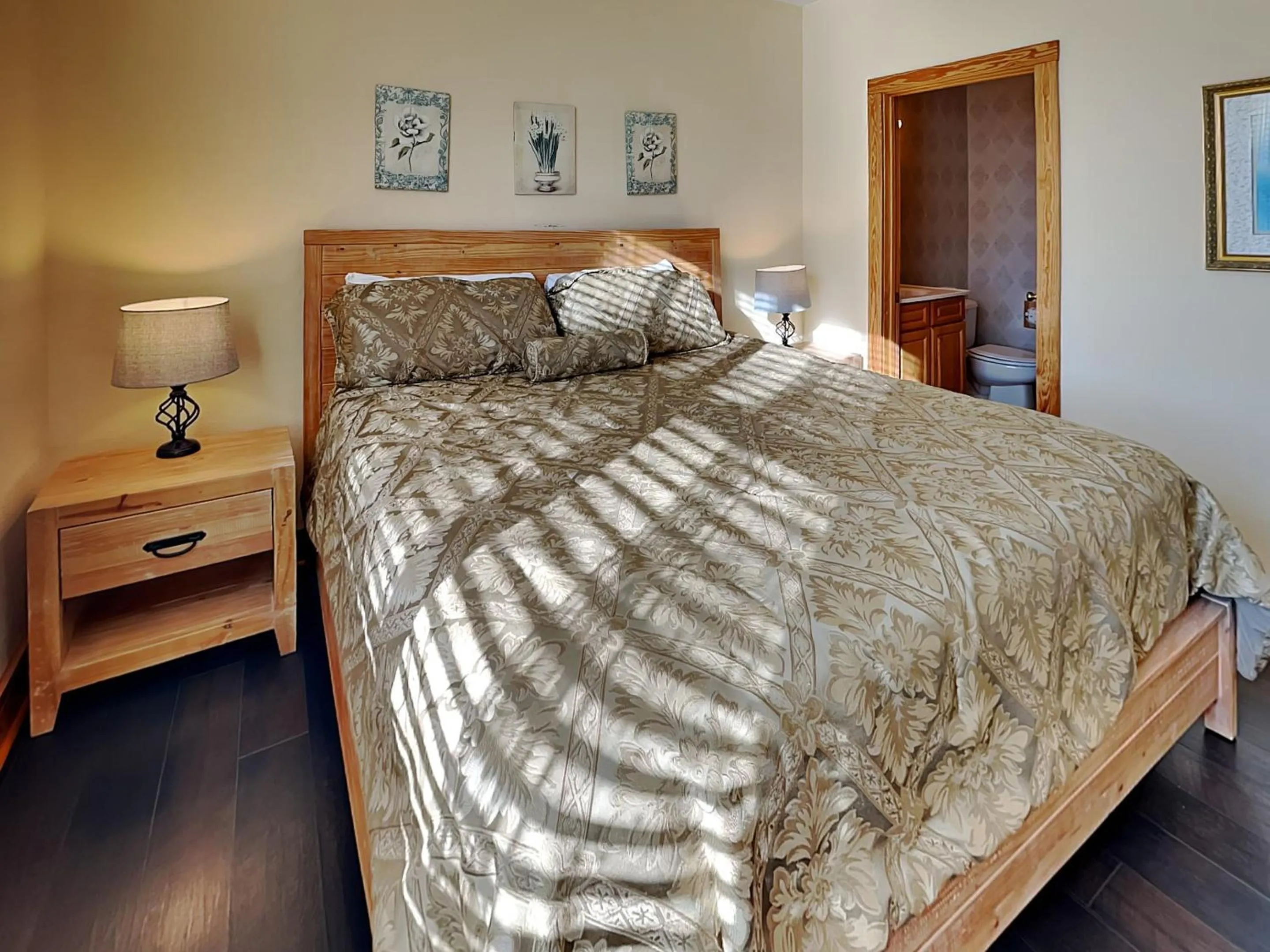 Bed in Mountain Sanctuary 3204