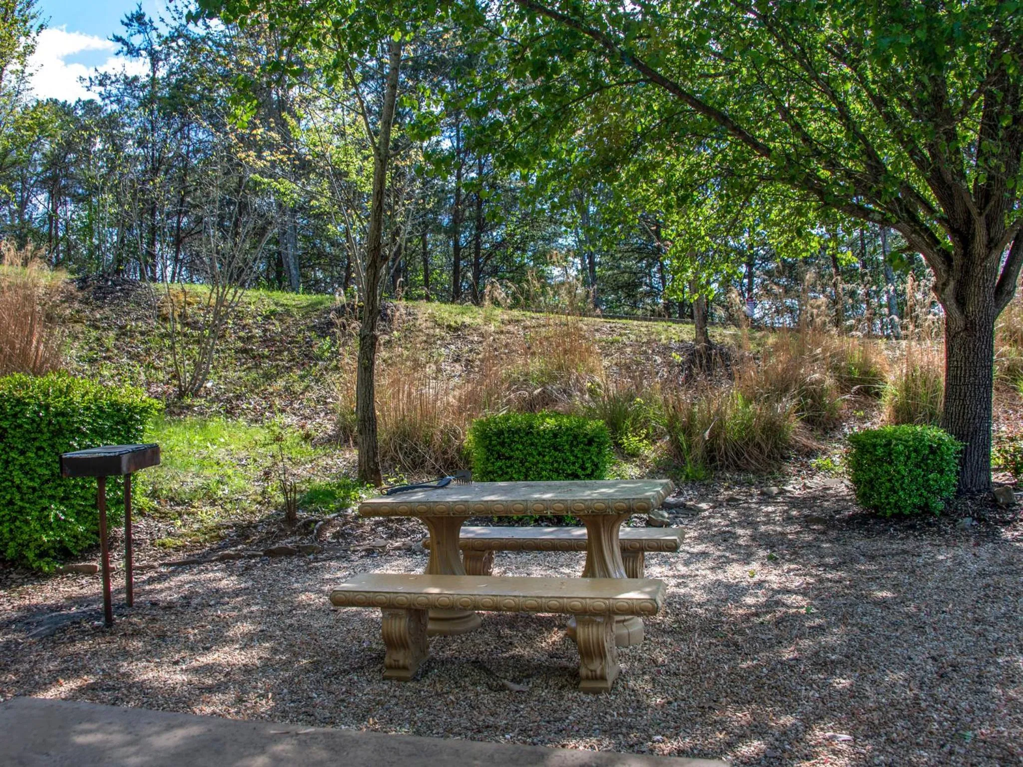 Property building in Smokey Bear 1103