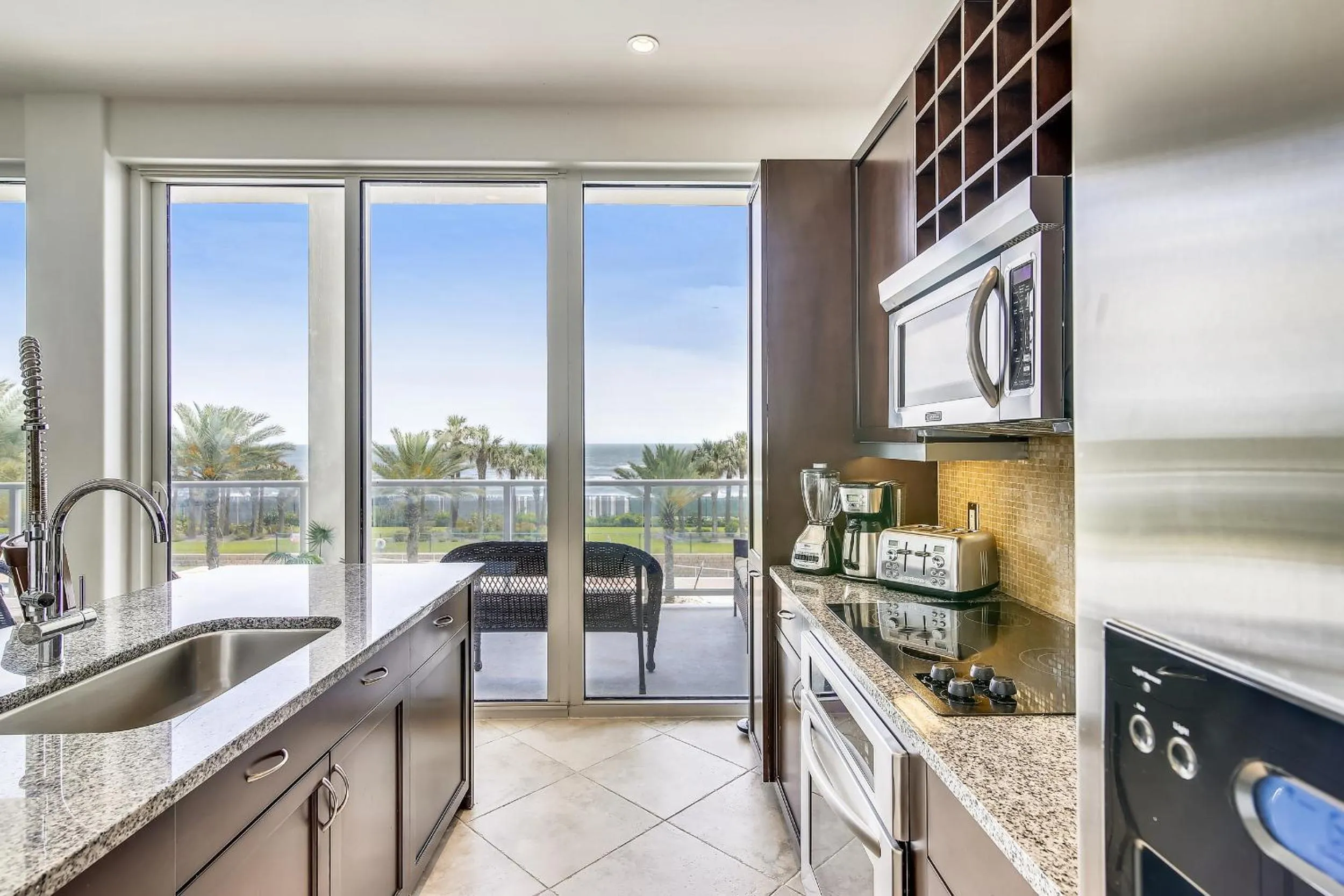 Kitchen or kitchenette in Diamond Beach 312-Island Jewel