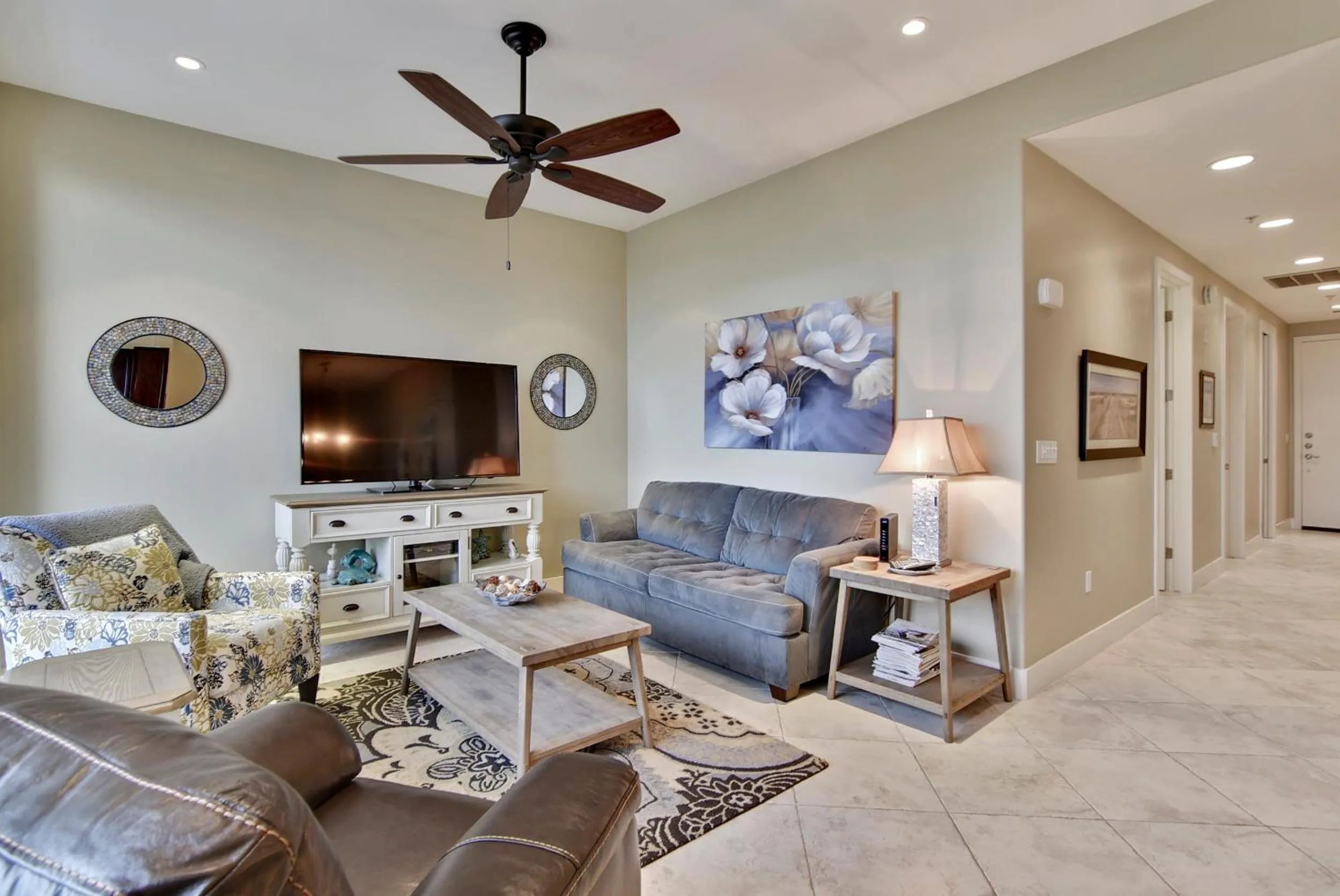 Living room in Diamond Beach 304-Sapphire