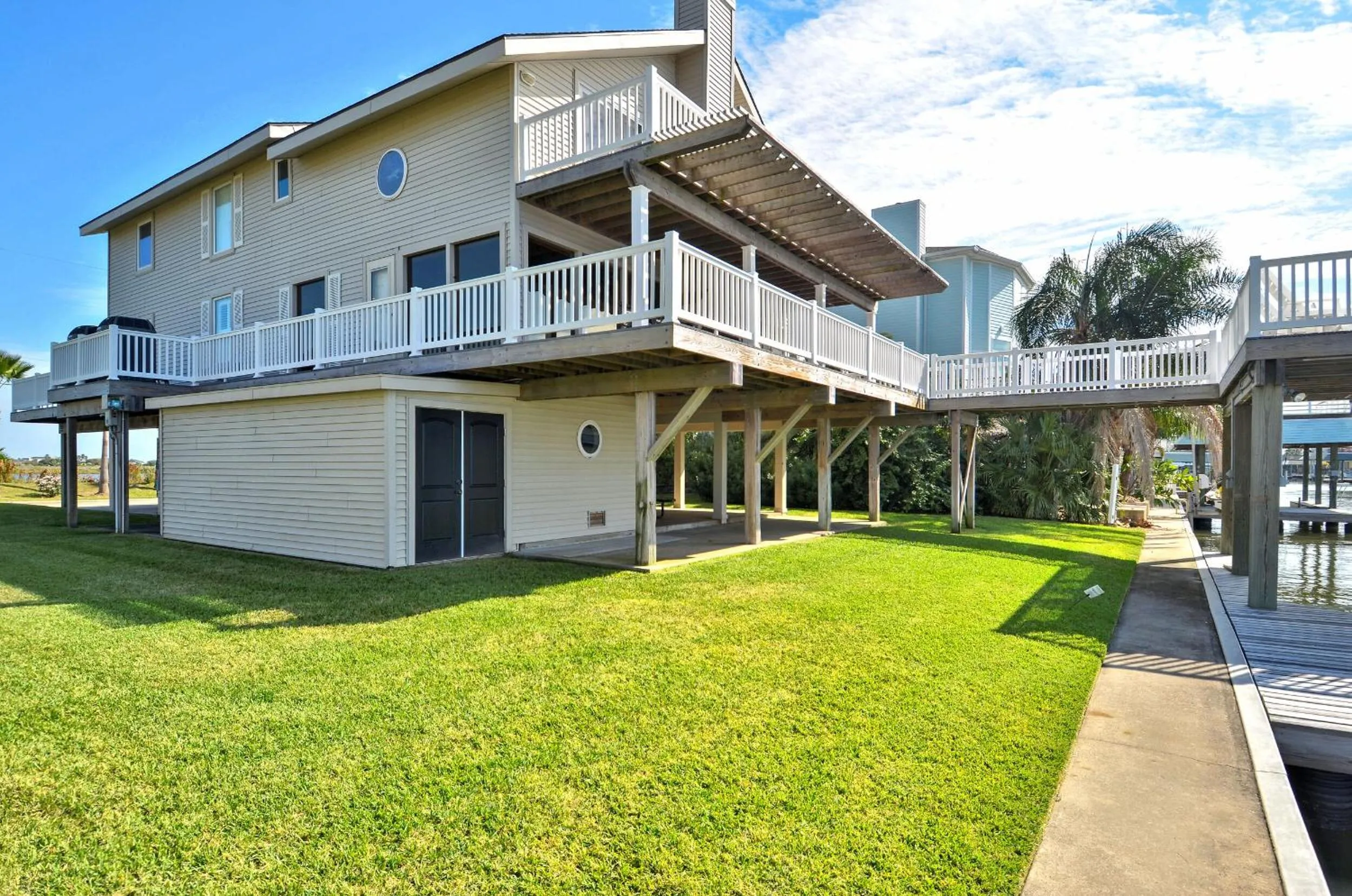 Property building in Bahia Azul Sunset
