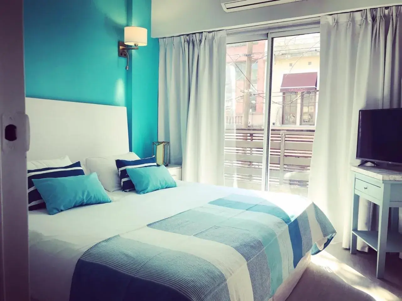 Deluxe Apartment in Soho Point Central Deluxe Apartment in Soho Point Central