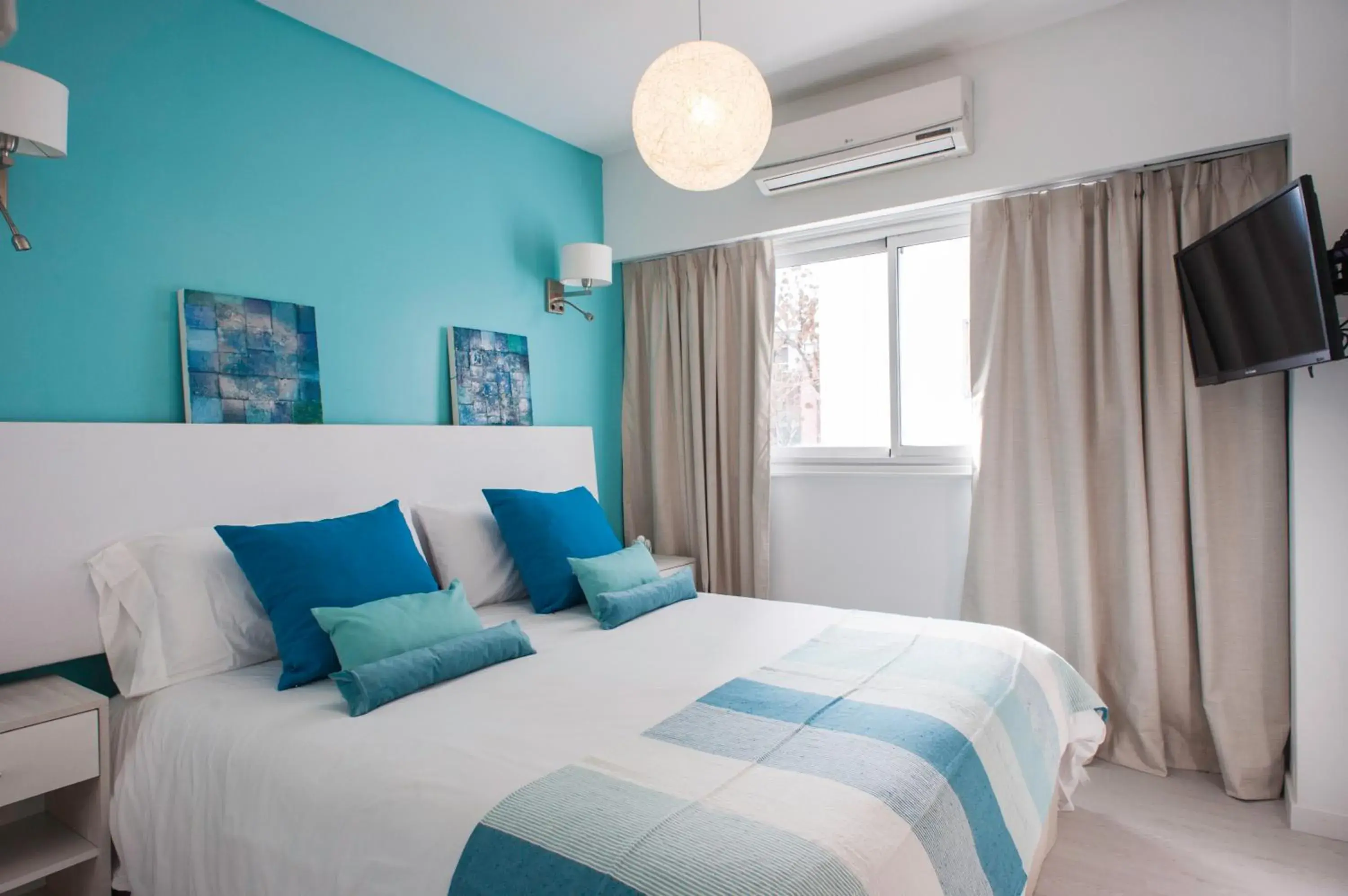 Standard Apartment in Soho Point Central Standard Apartment in Soho Point Central