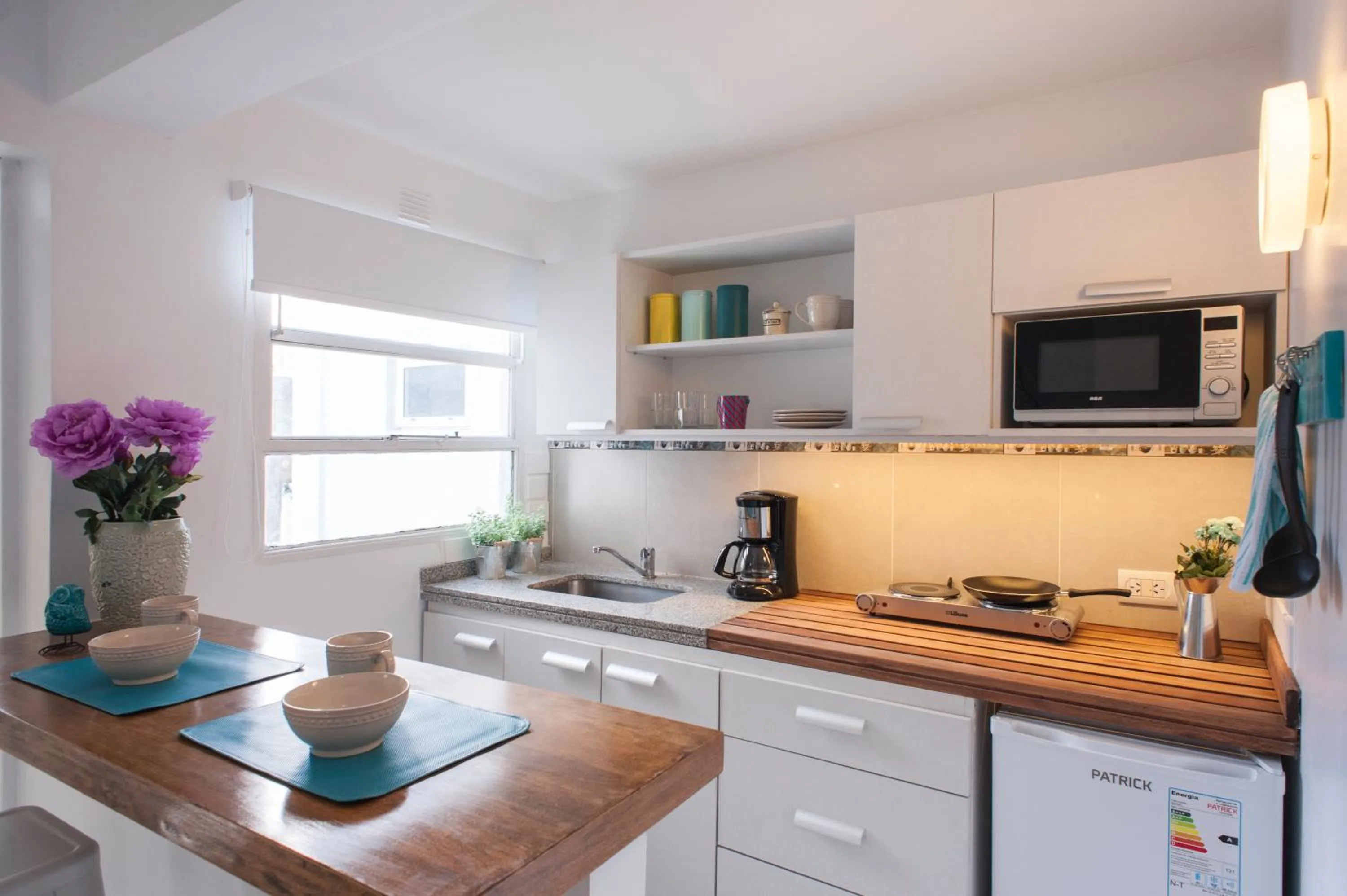 Kitchen or kitchenette in Soho Point Central