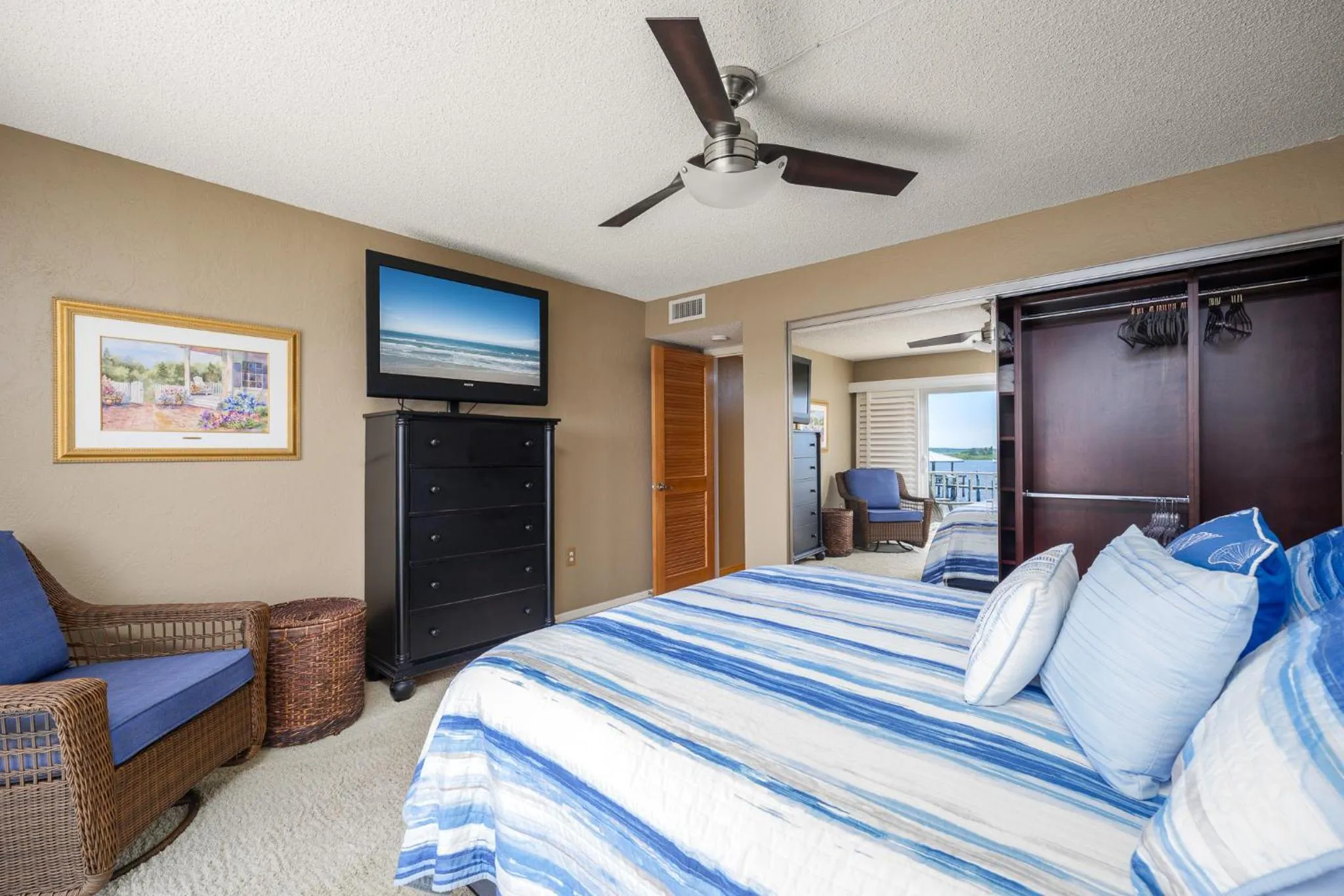 Bedroom, Bed in Point Matanzas B3