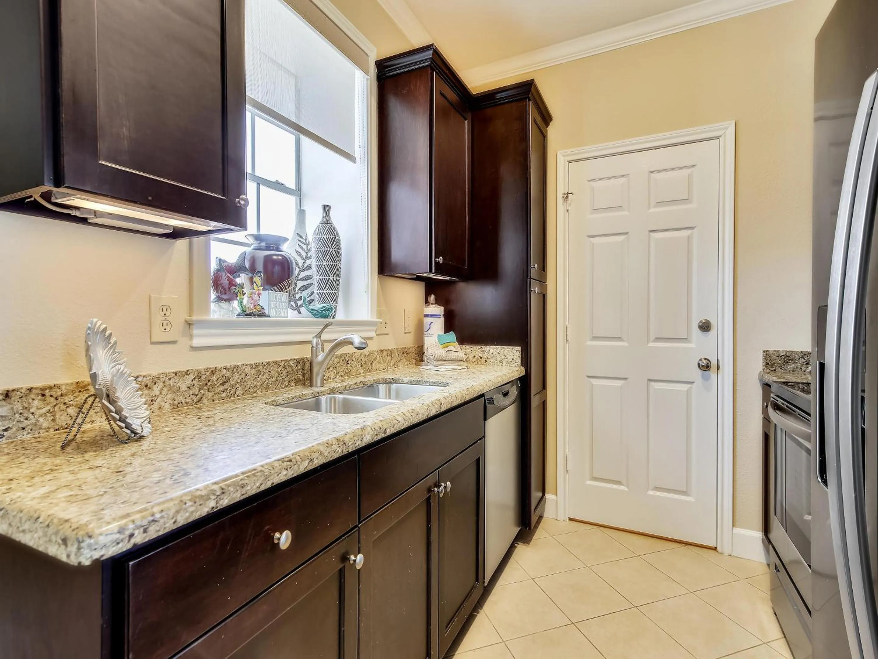 Property building in Dawn 823-At The Beach