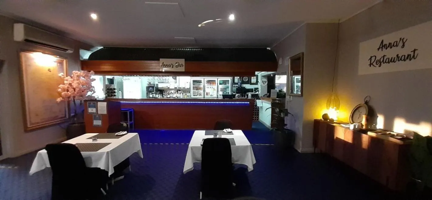 Lounge or bar in Bluestone Motor Inn