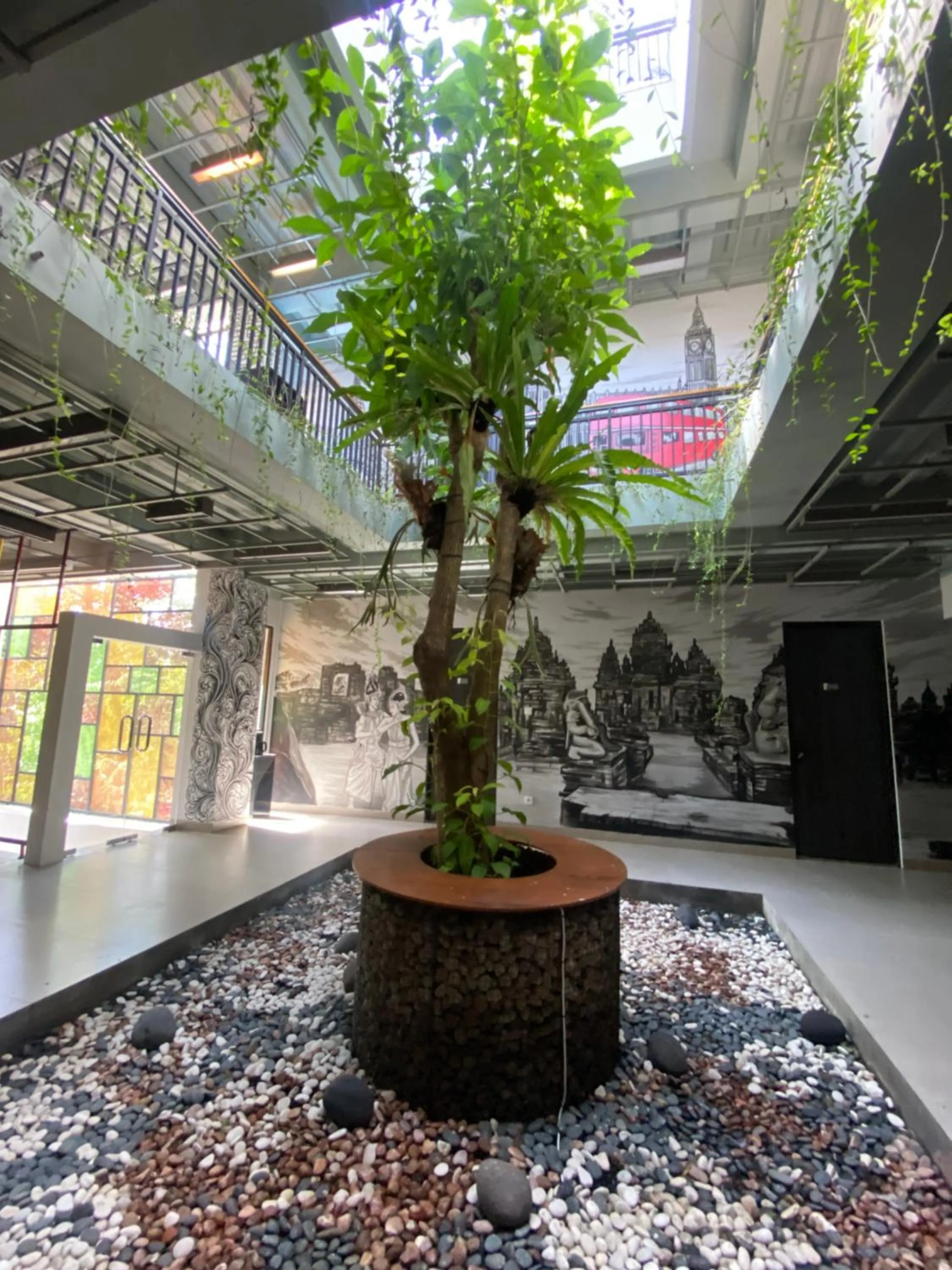 Inner courtyard view in PALAGAN HUIS