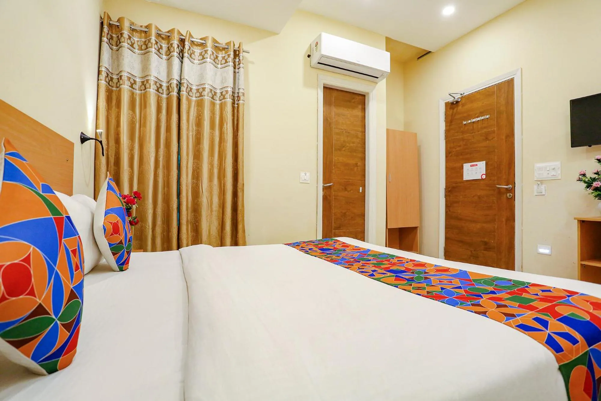 Bed in Via GK Residency