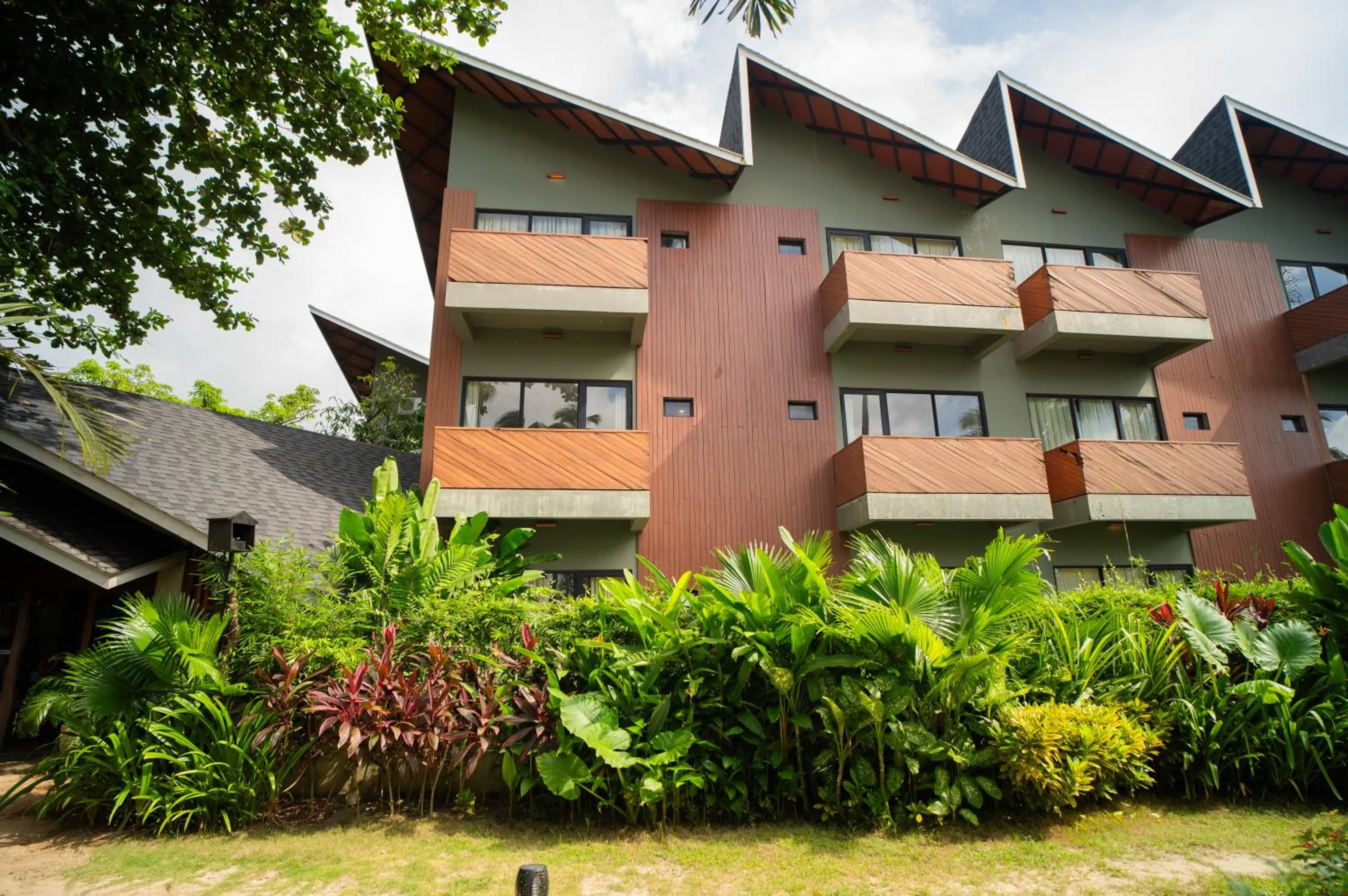 Nacpan Beach Resort Managed by H Hospitality - Newly Renovated