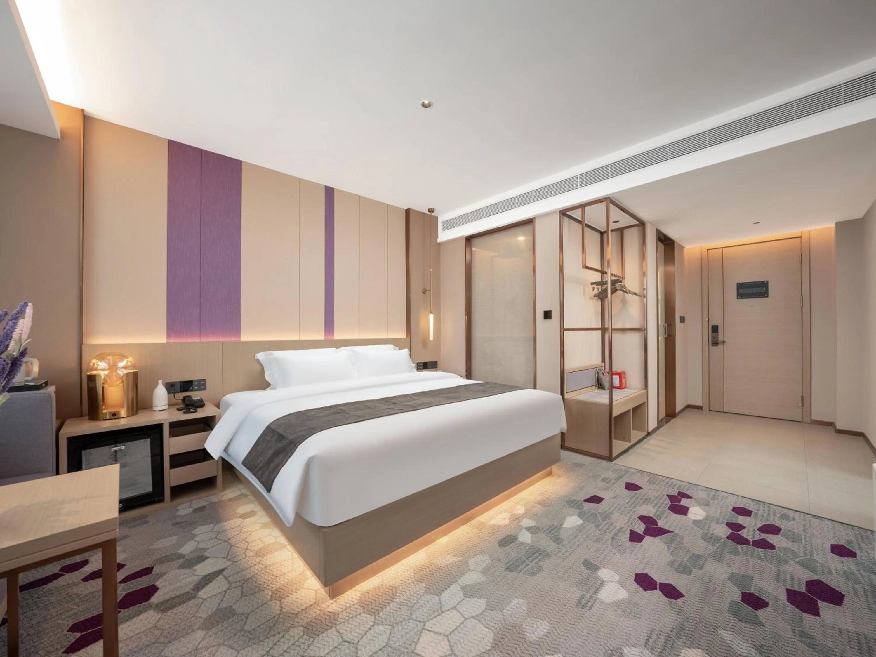 Photo of the whole room, Bed in Lavande Hotel Qihe Economic Development Zone