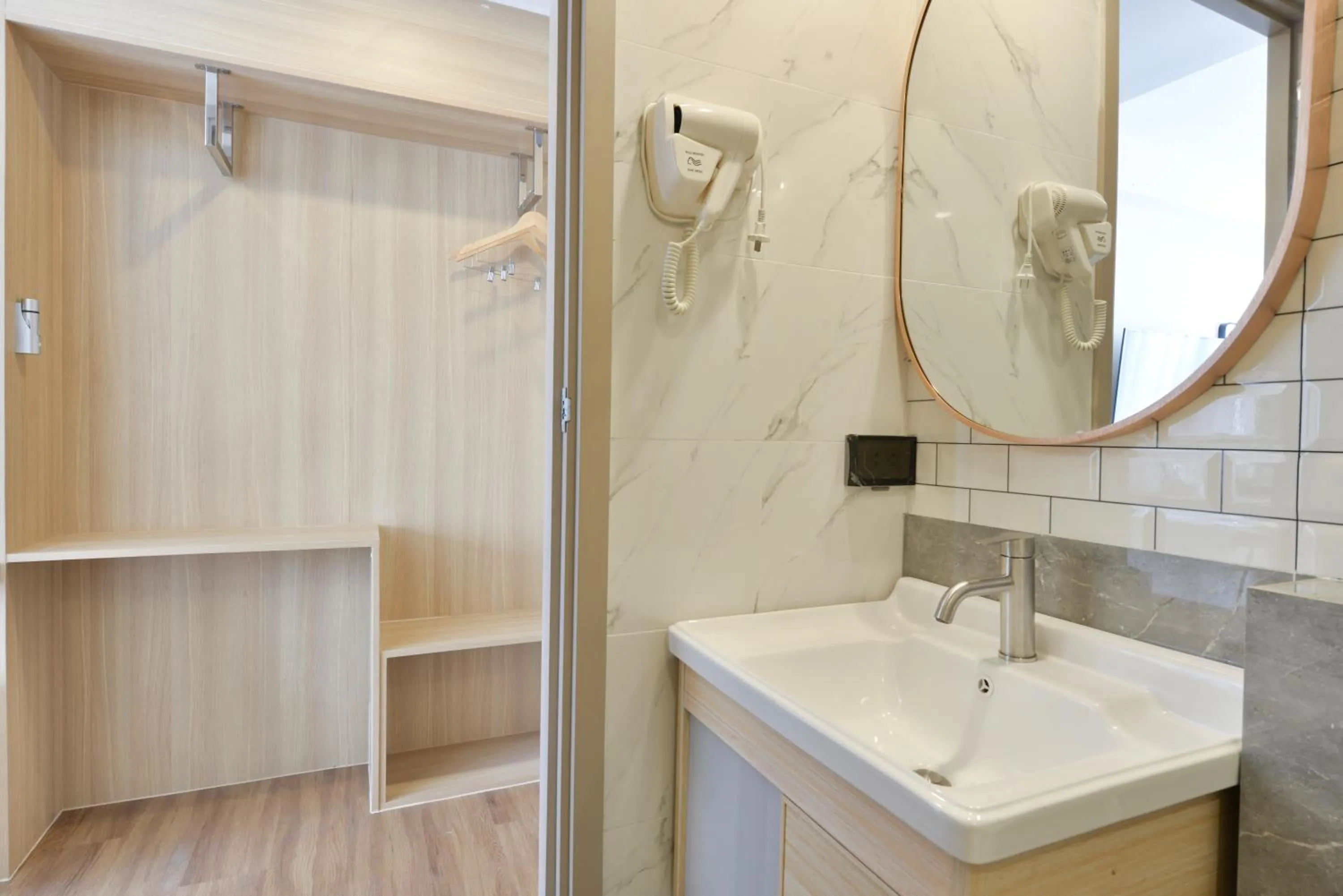 Bathroom in Grand BS Airport Hotel Suvarnabhumi