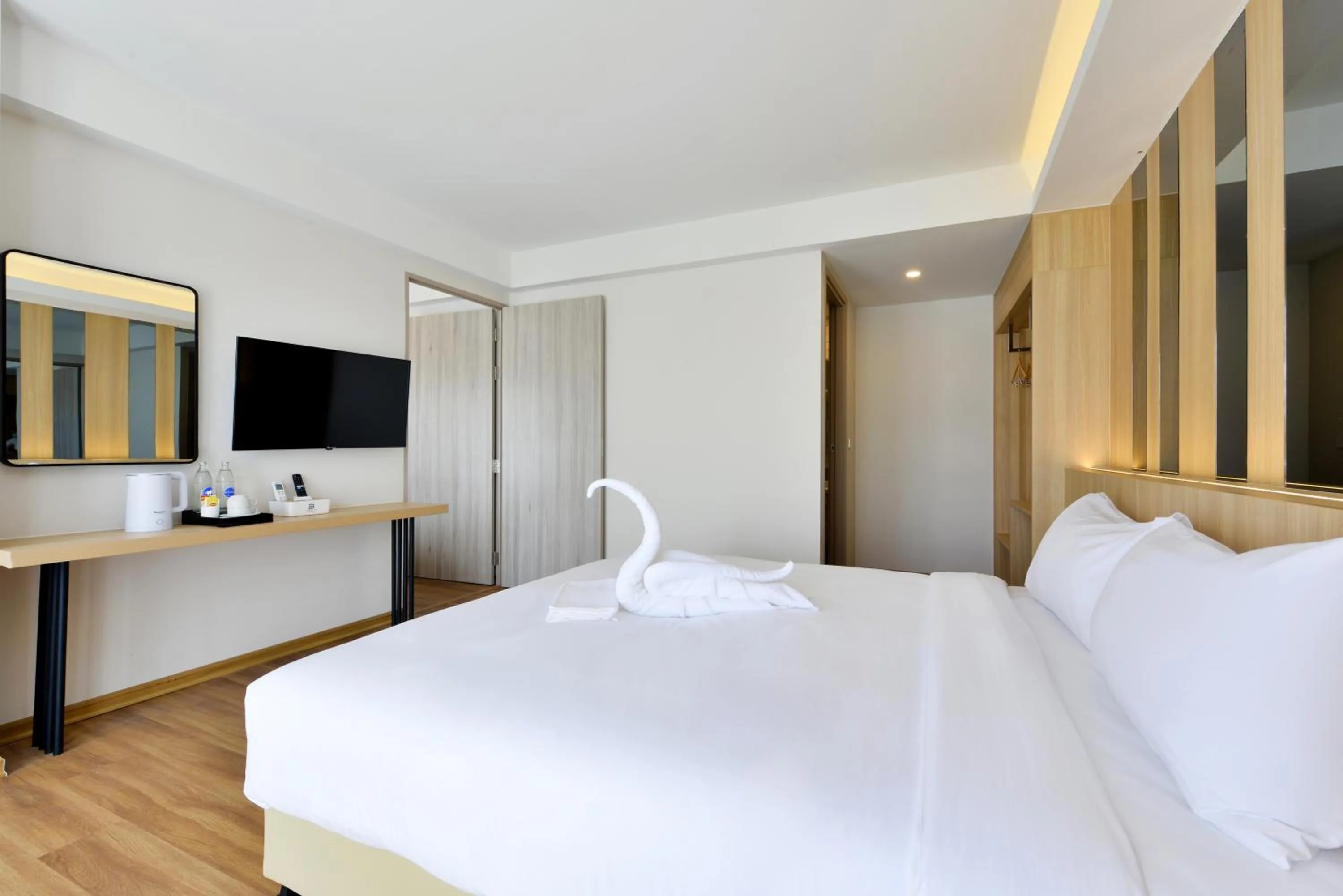 Photo of the whole room, Bed in Grand BS Airport Hotel Suvarnabhumi