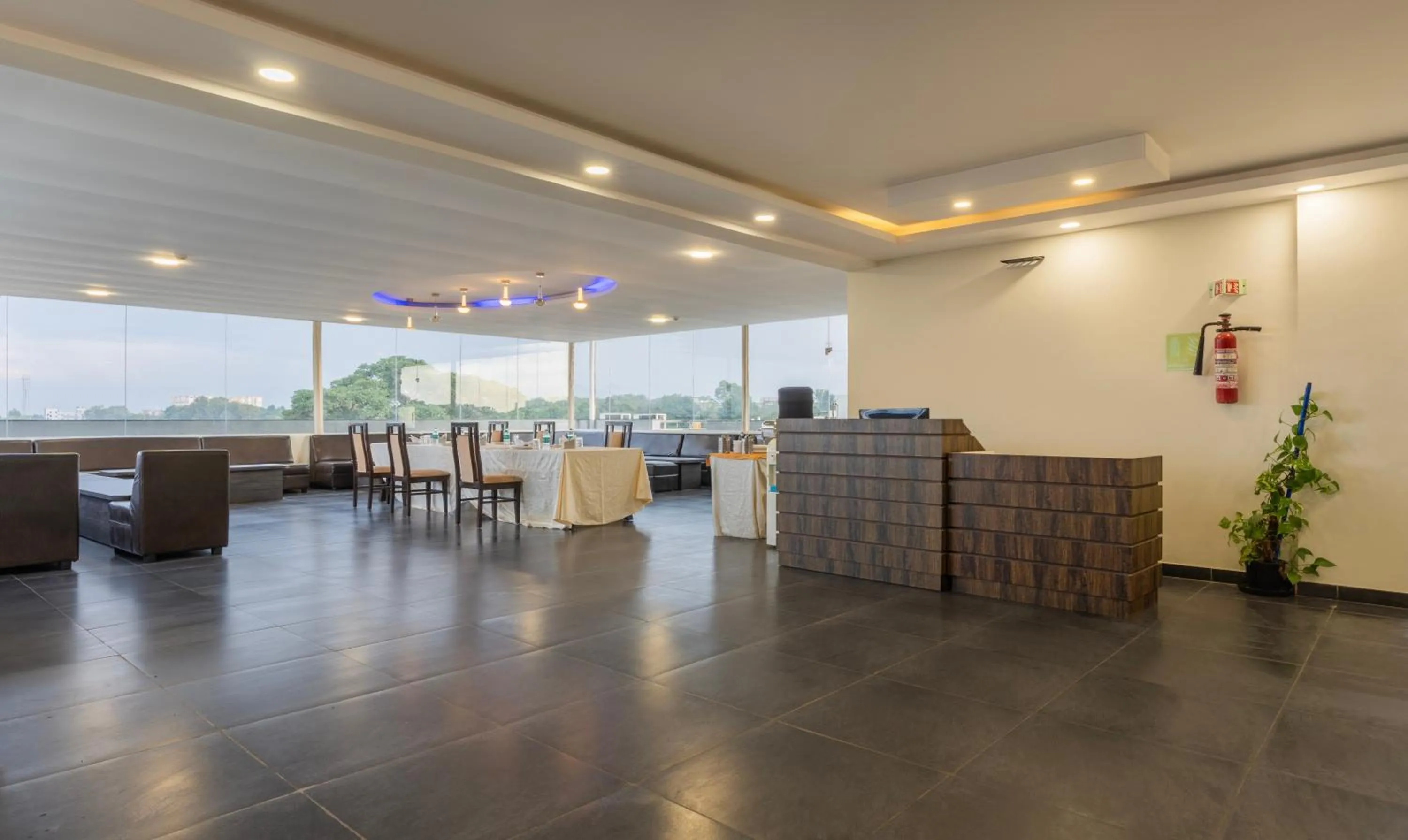 Restaurant/places to eat in Treebo Sai Fortune Gateway