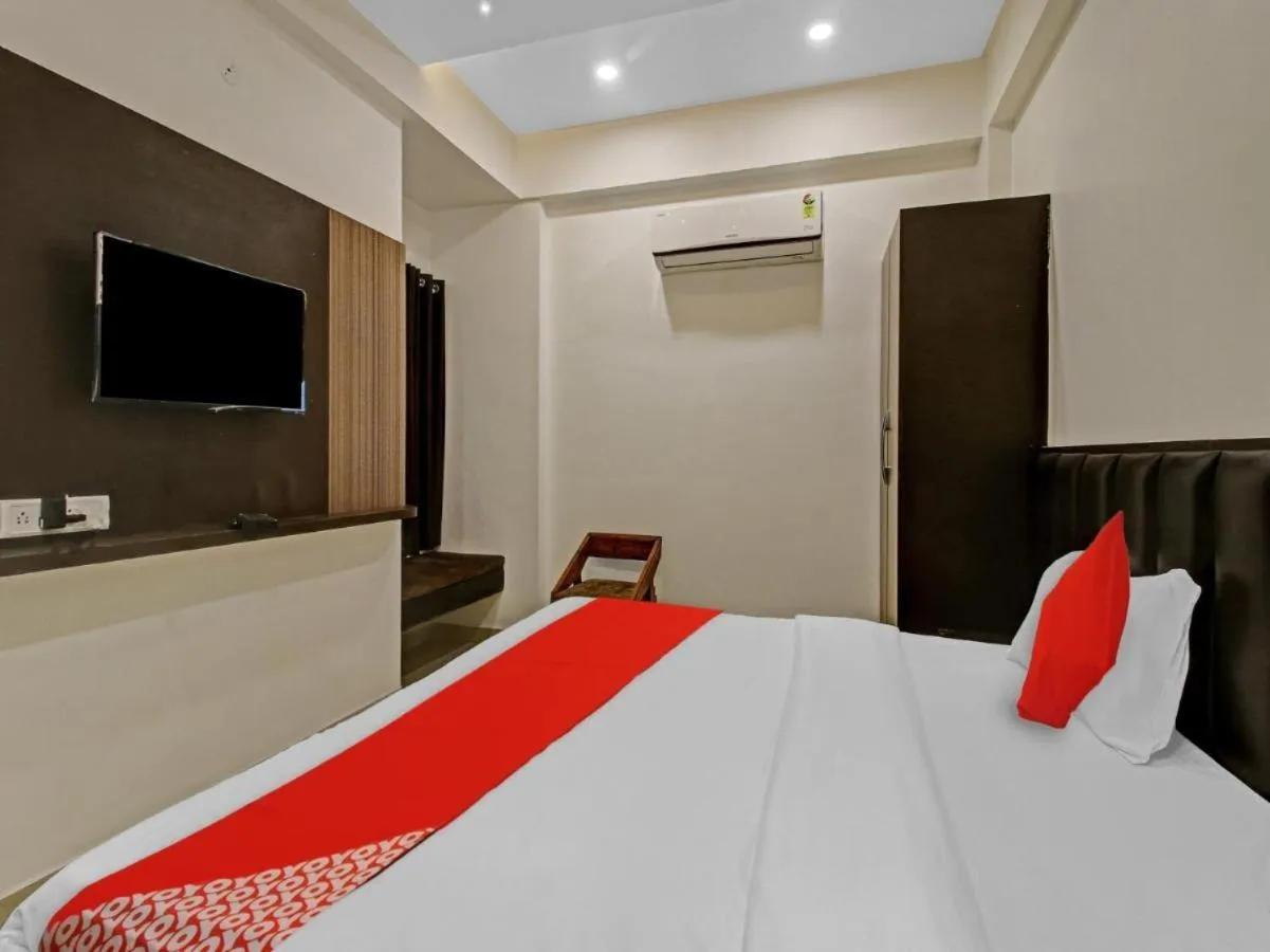 Bed in Hotel Four Petals