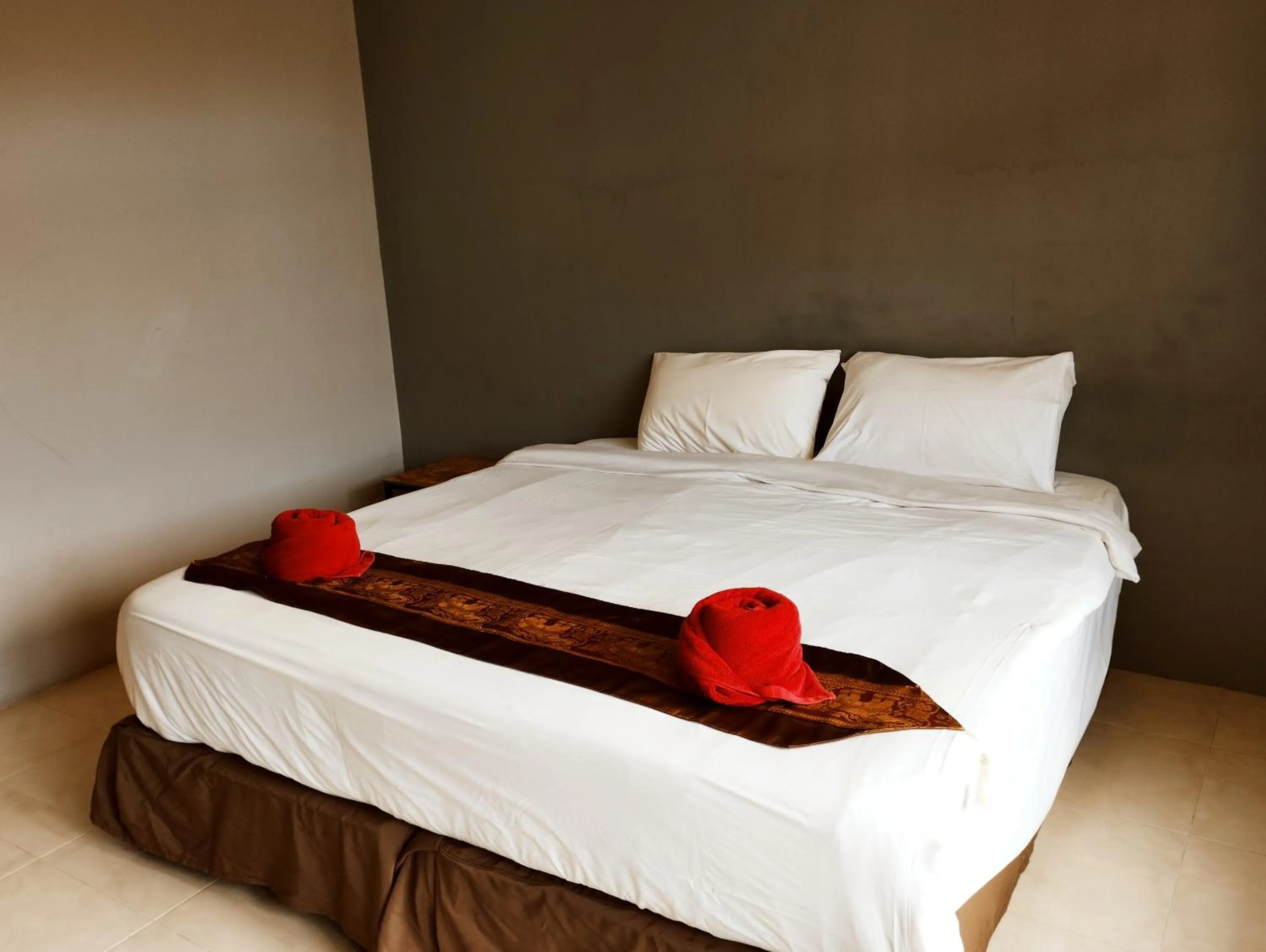 Bed in Laemdin Hotel