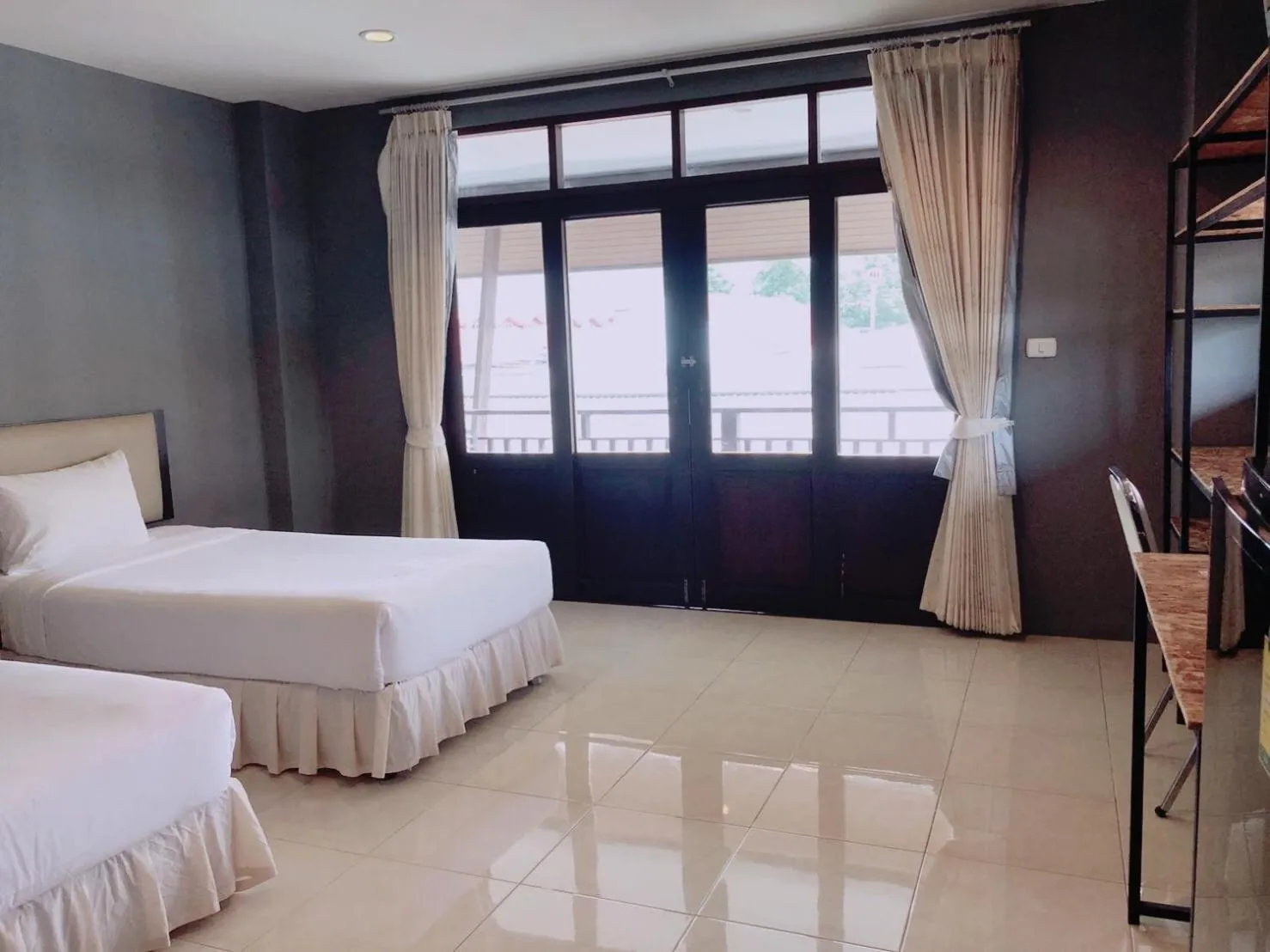 Bed in Laemdin Hotel