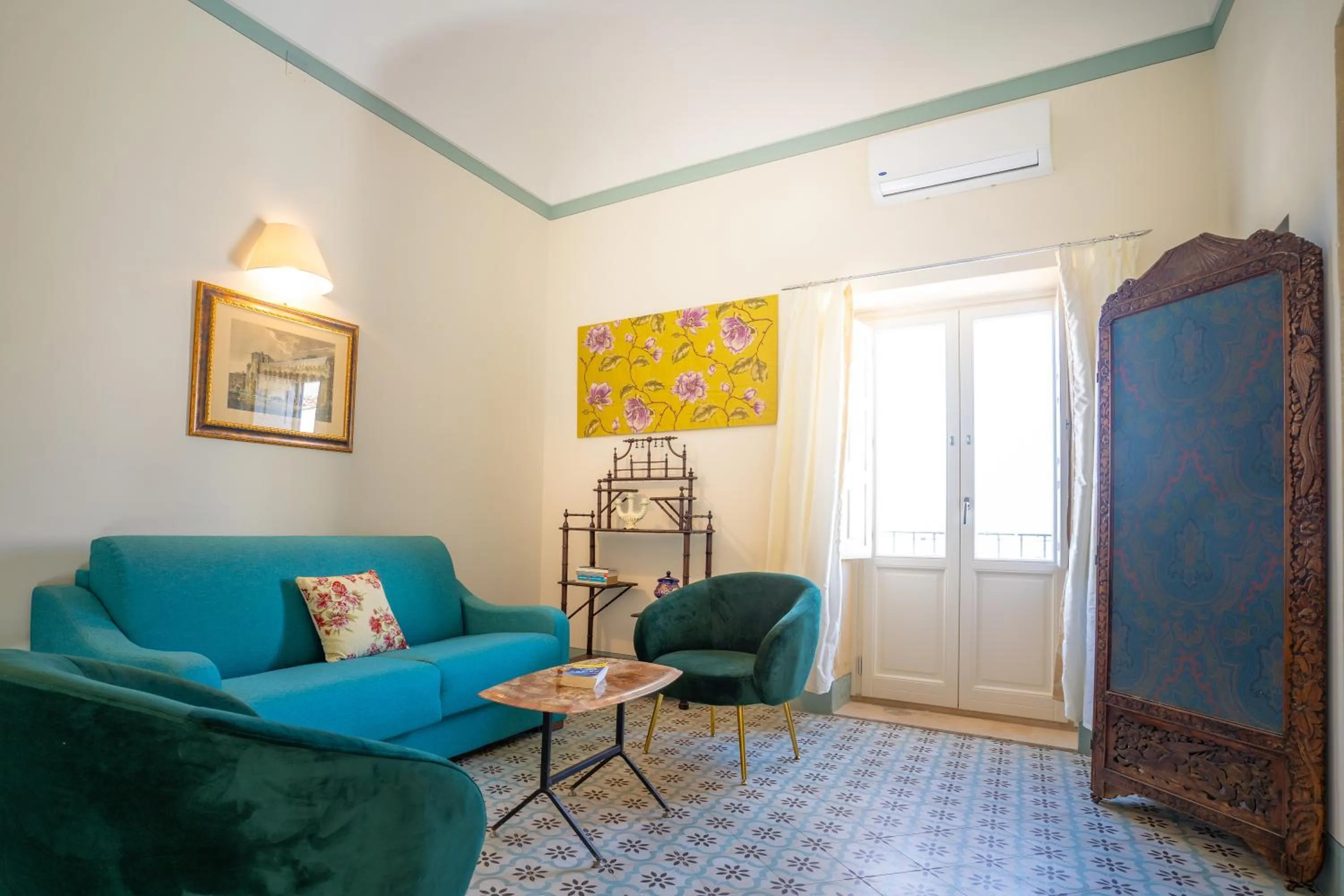 Capo 10 Liberty Apartments