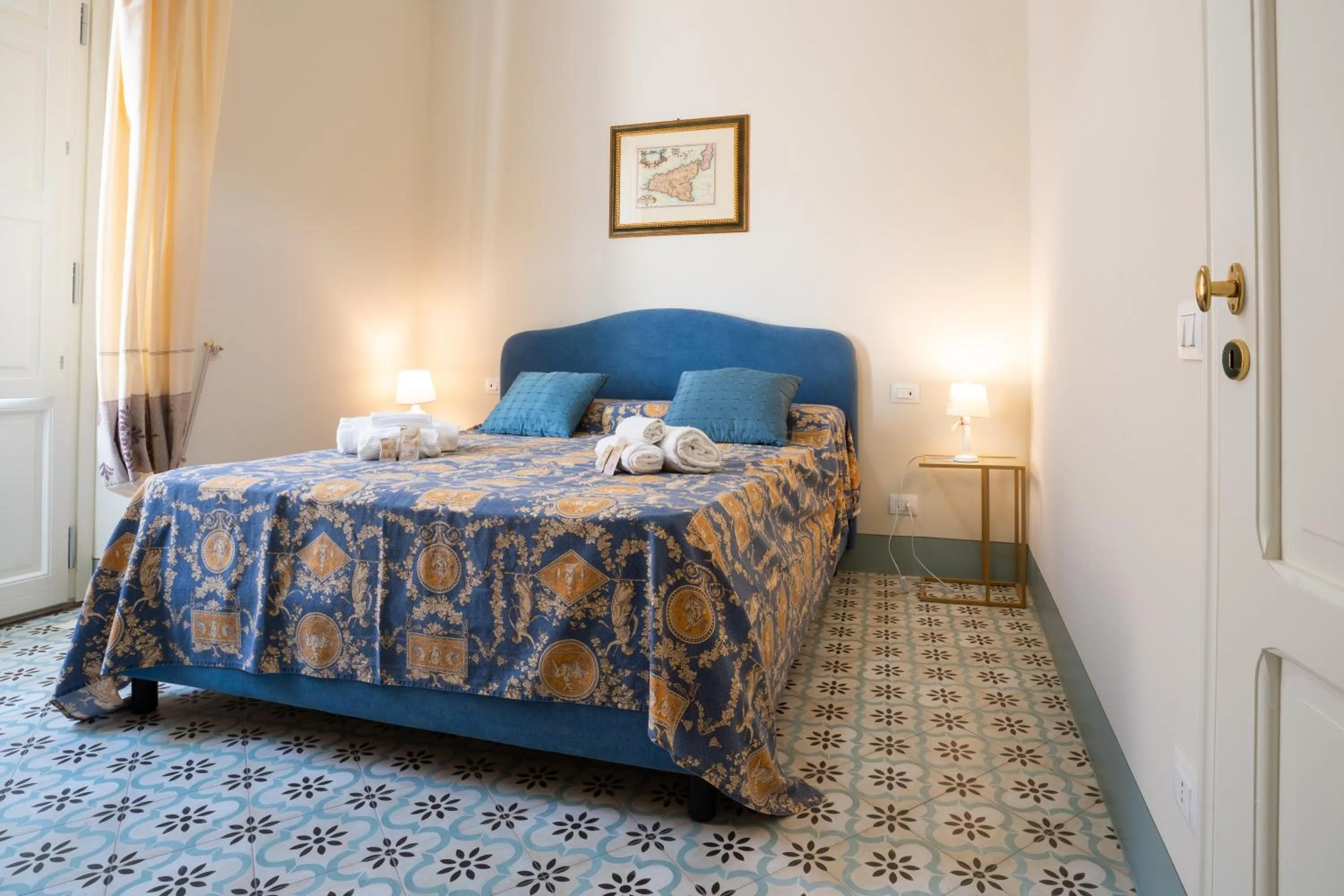 Bed in Capo 10 Liberty Apartments